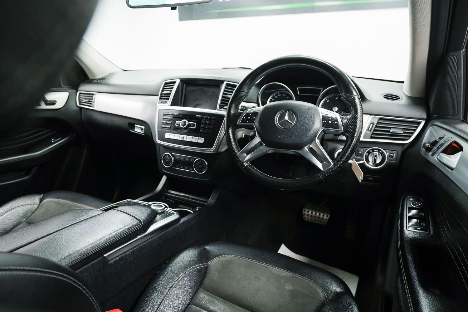 Mercedes-Benz M Class view 10