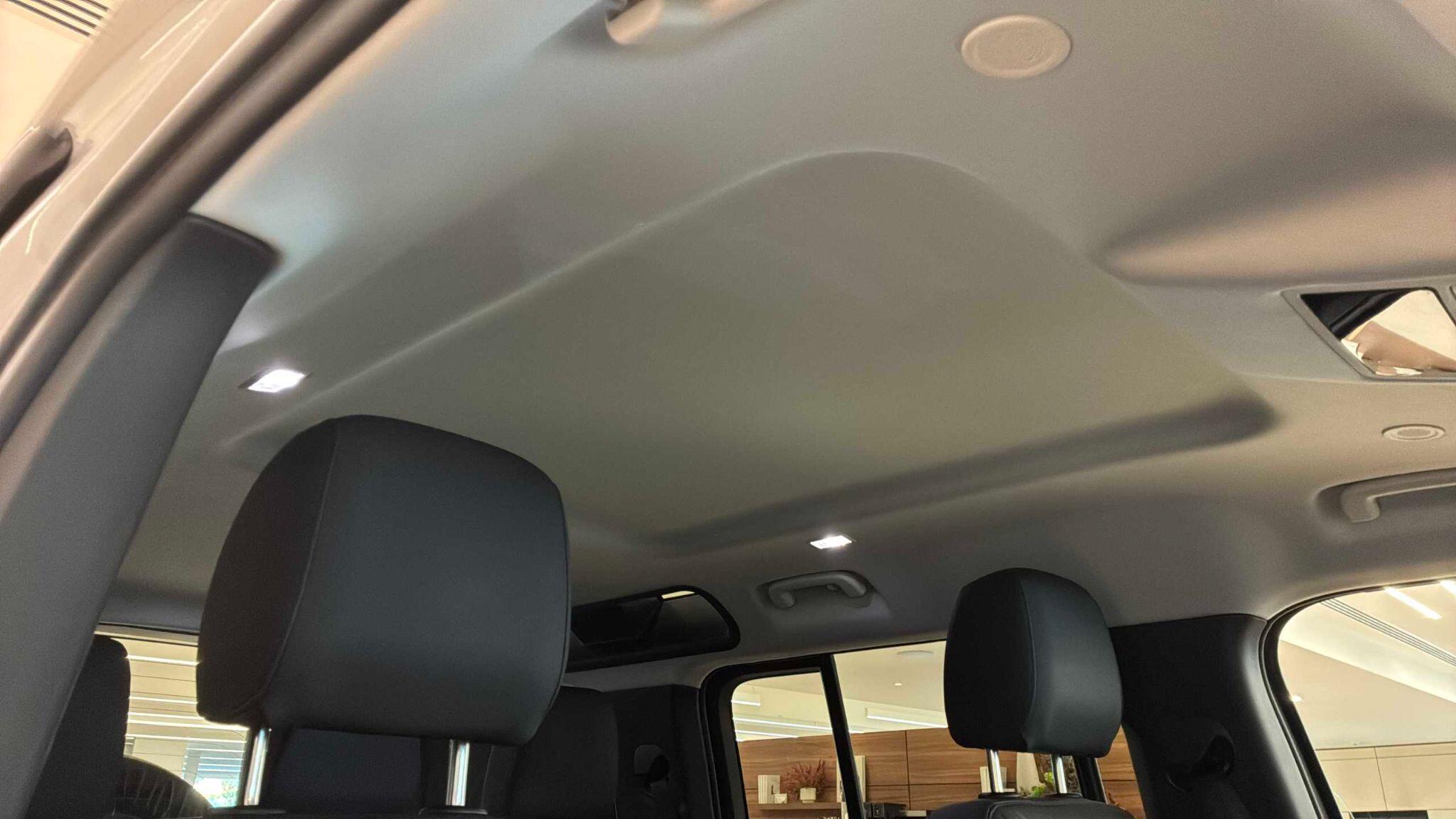 Land Rover Defender view 70