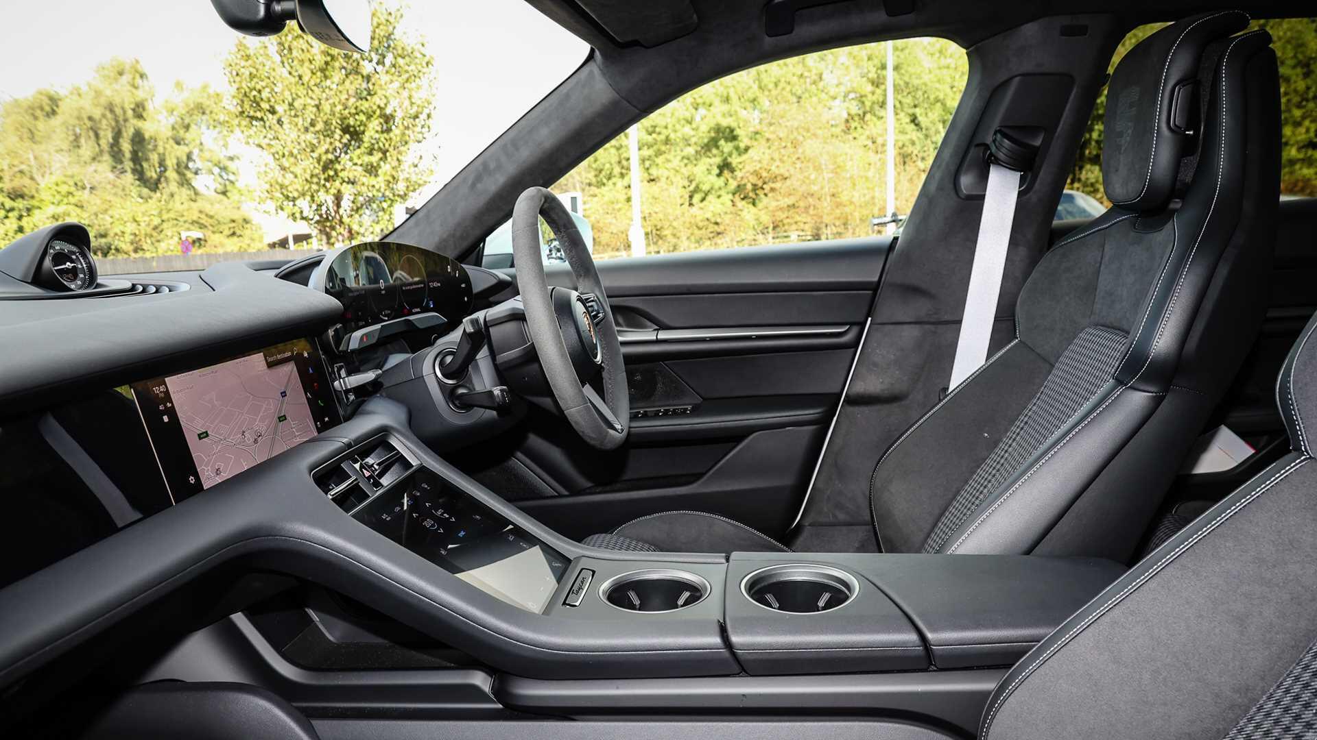 Porsche Taycan view 11
