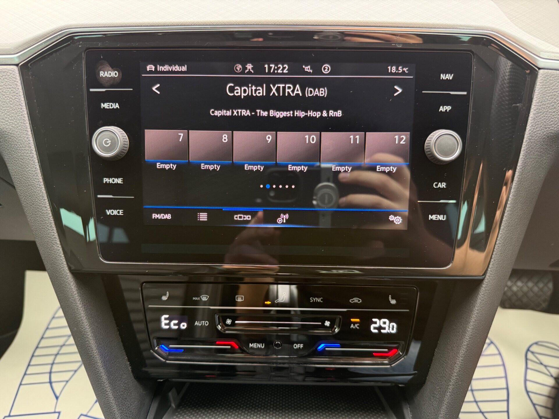 Volkswagen Passat view 49