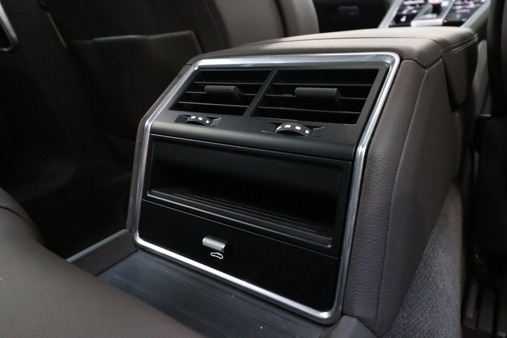 Porsche Panamera view 54