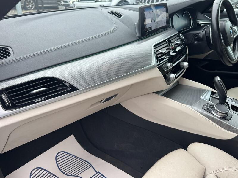 2017 BMW 5 Series image 51