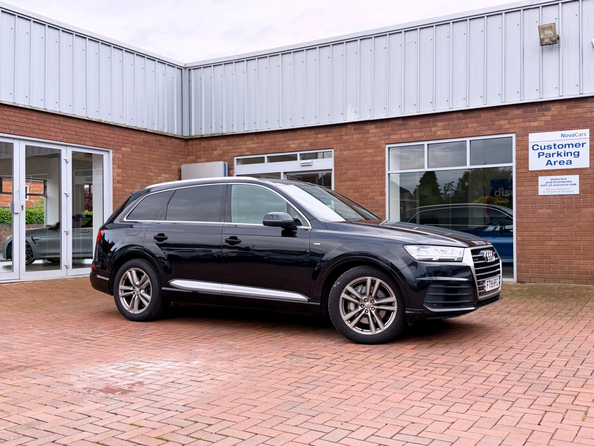 Audi Q7 view 95