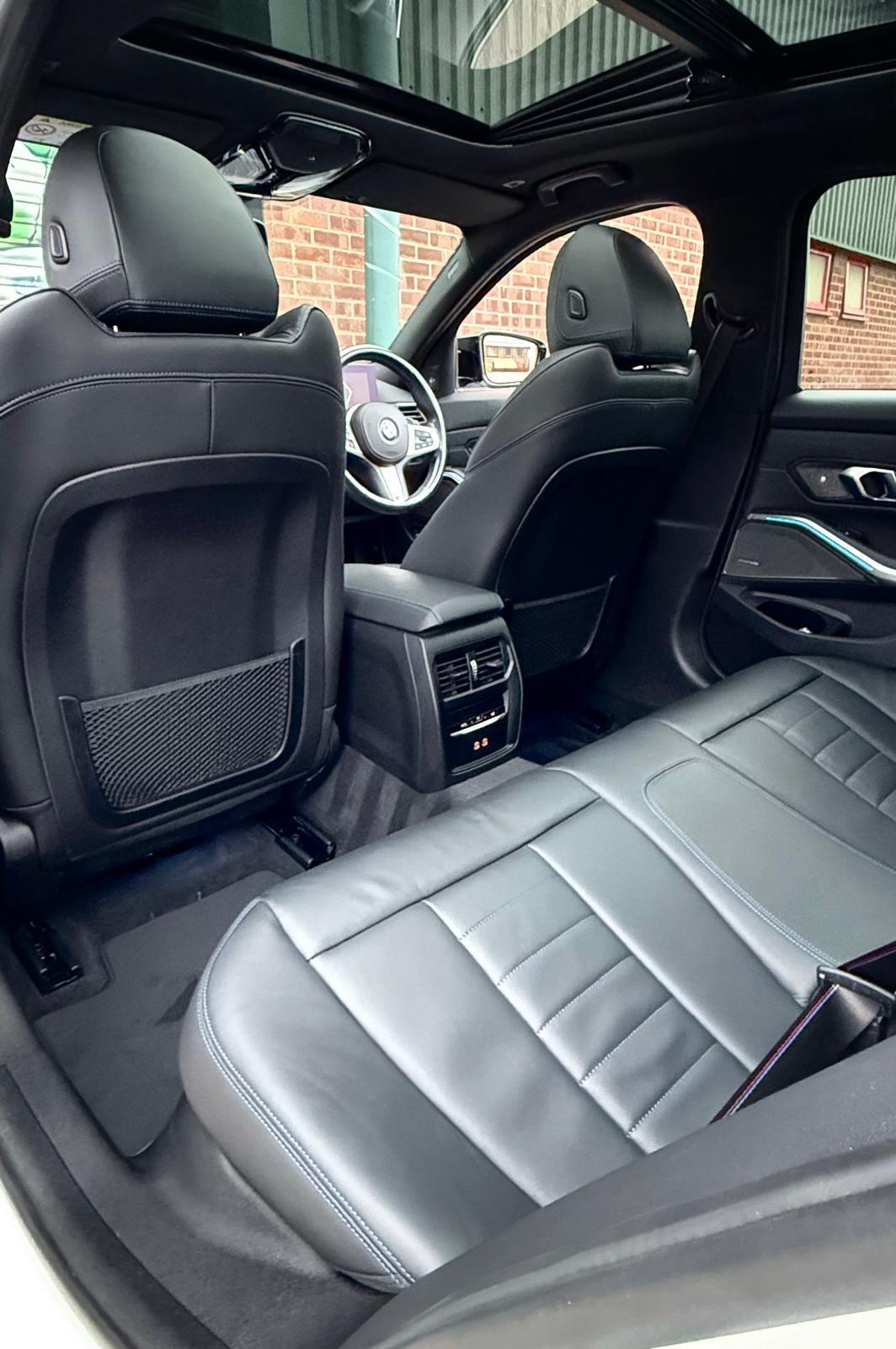 BMW 3 Series view 26