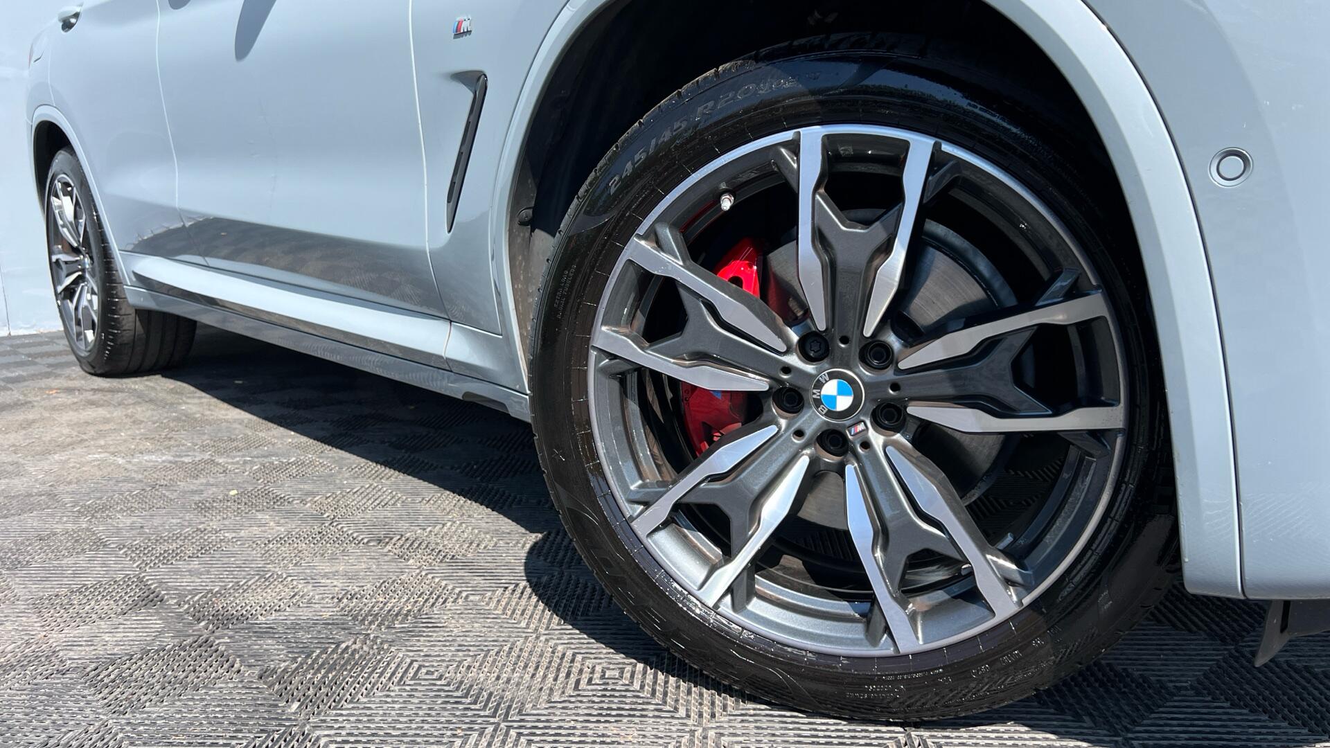 BMW X3 view 25