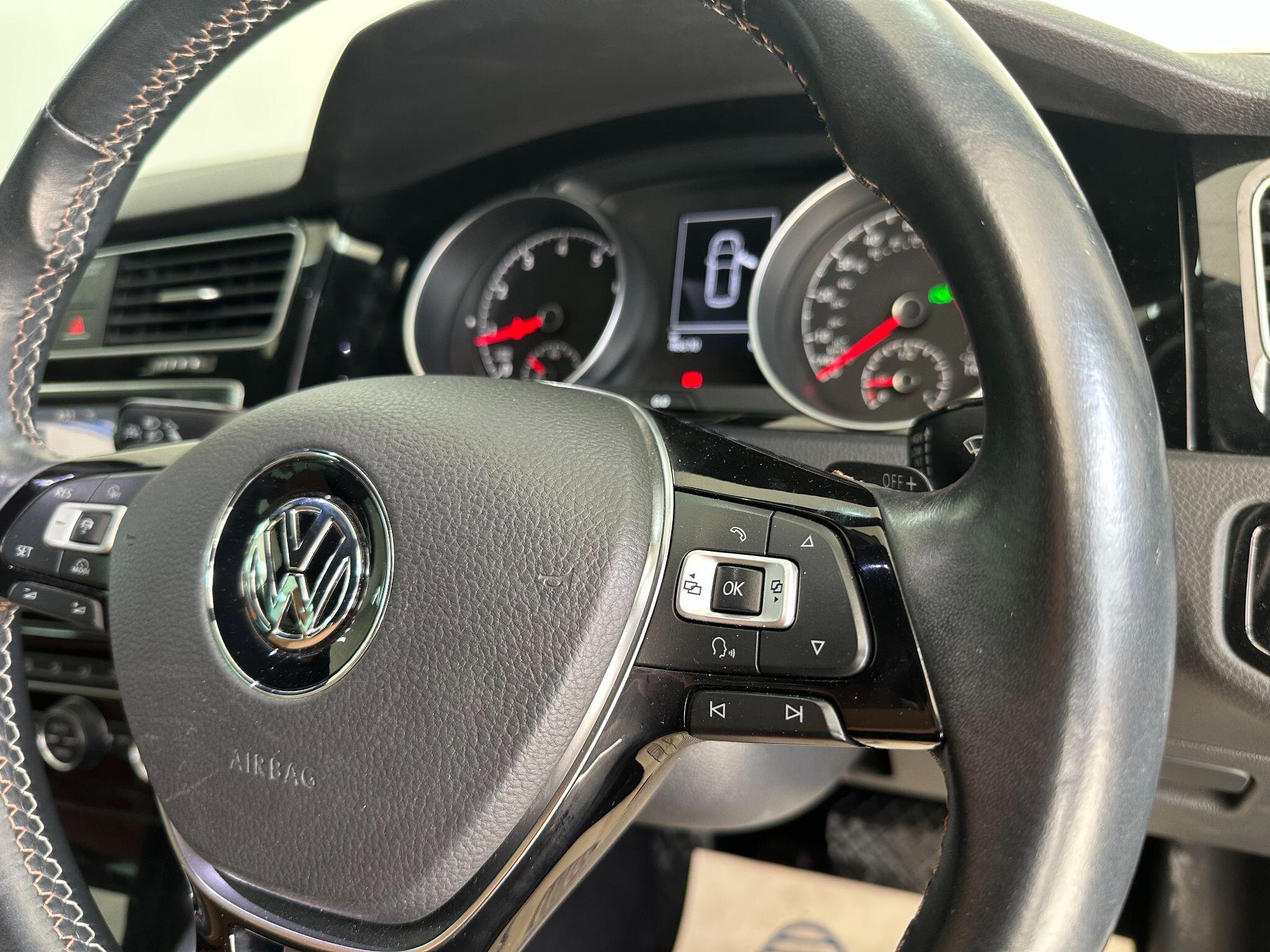 2015 Volkswagen Golf image 19