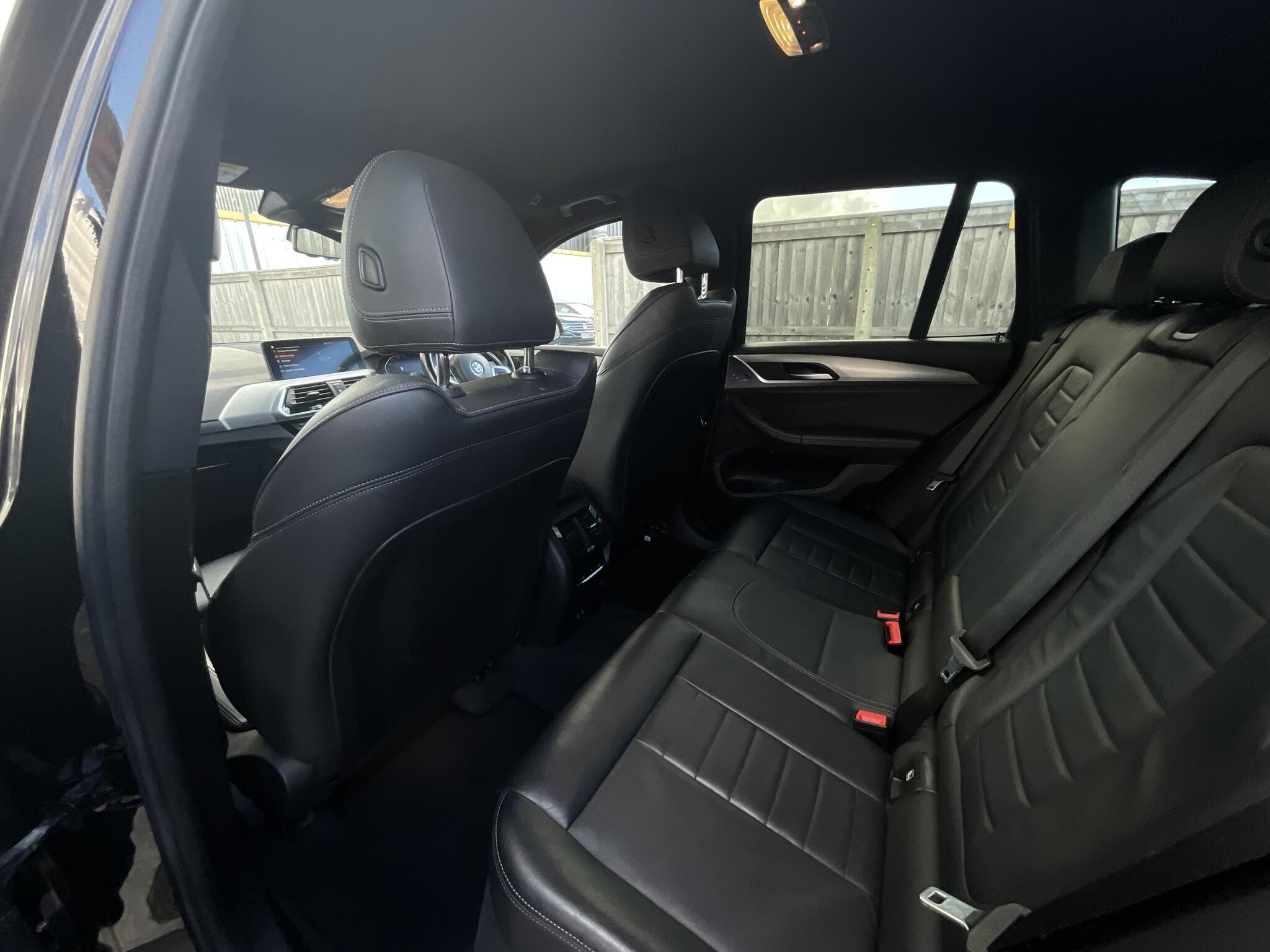 BMW X3 view 13