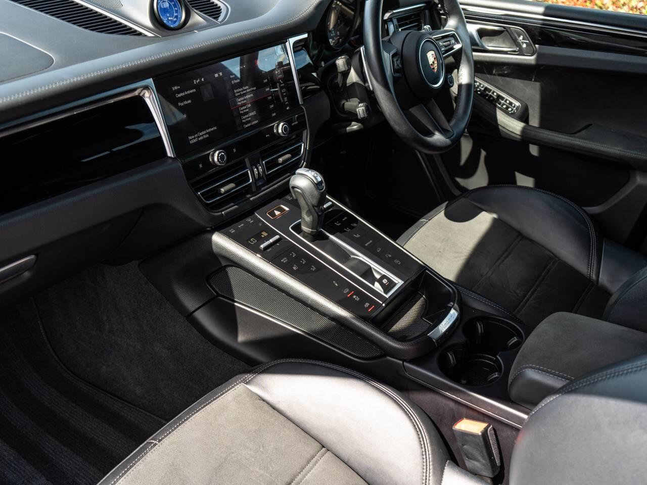 Porsche Macan view 37