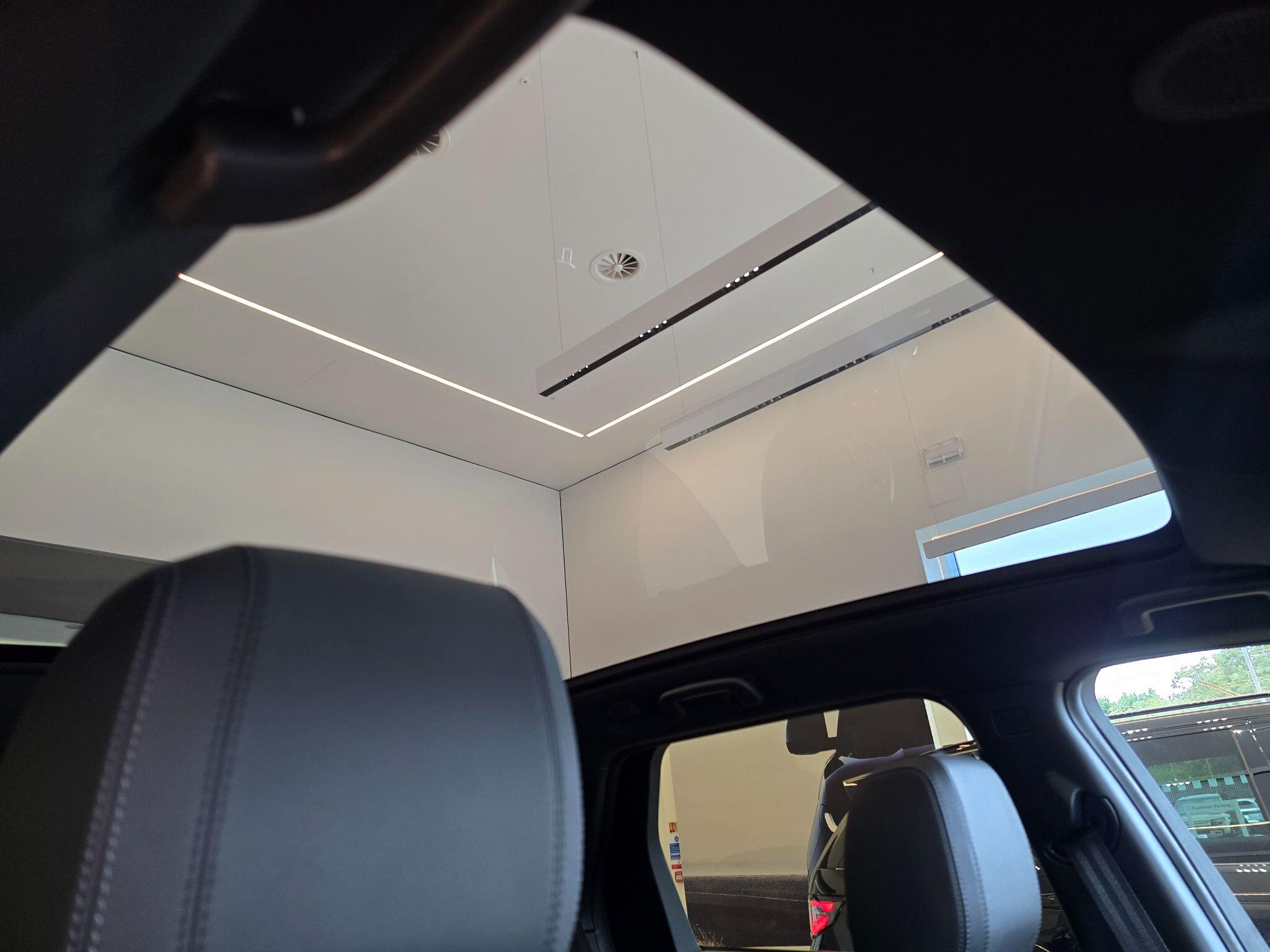 Land Rover Discovery Sport view 42