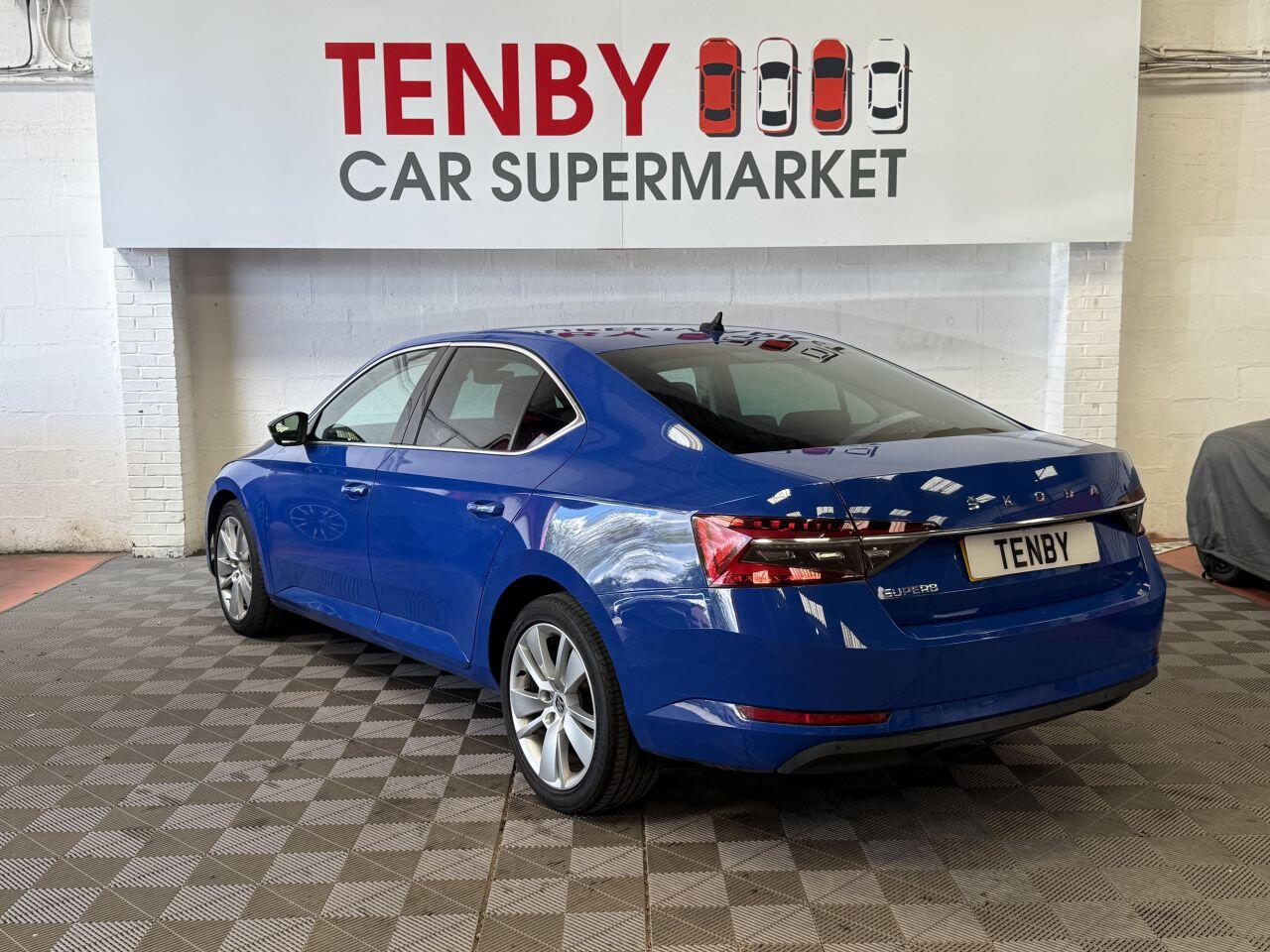 Skoda Superb view 6
