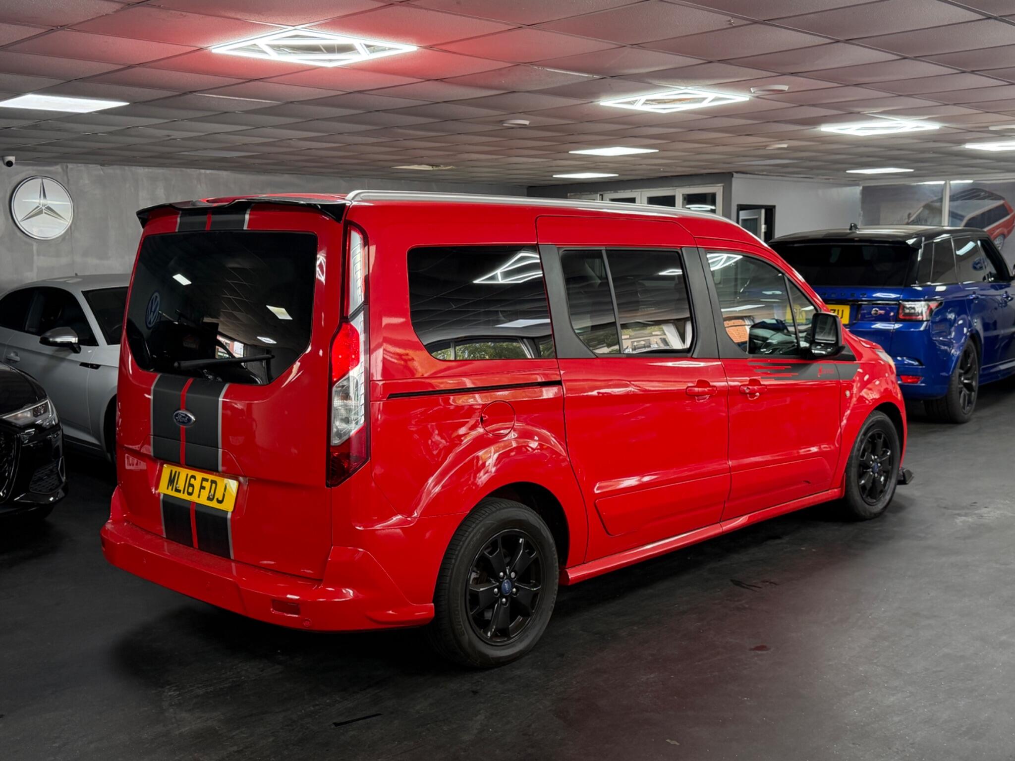 Ford Grand Tourneo Connect view 11