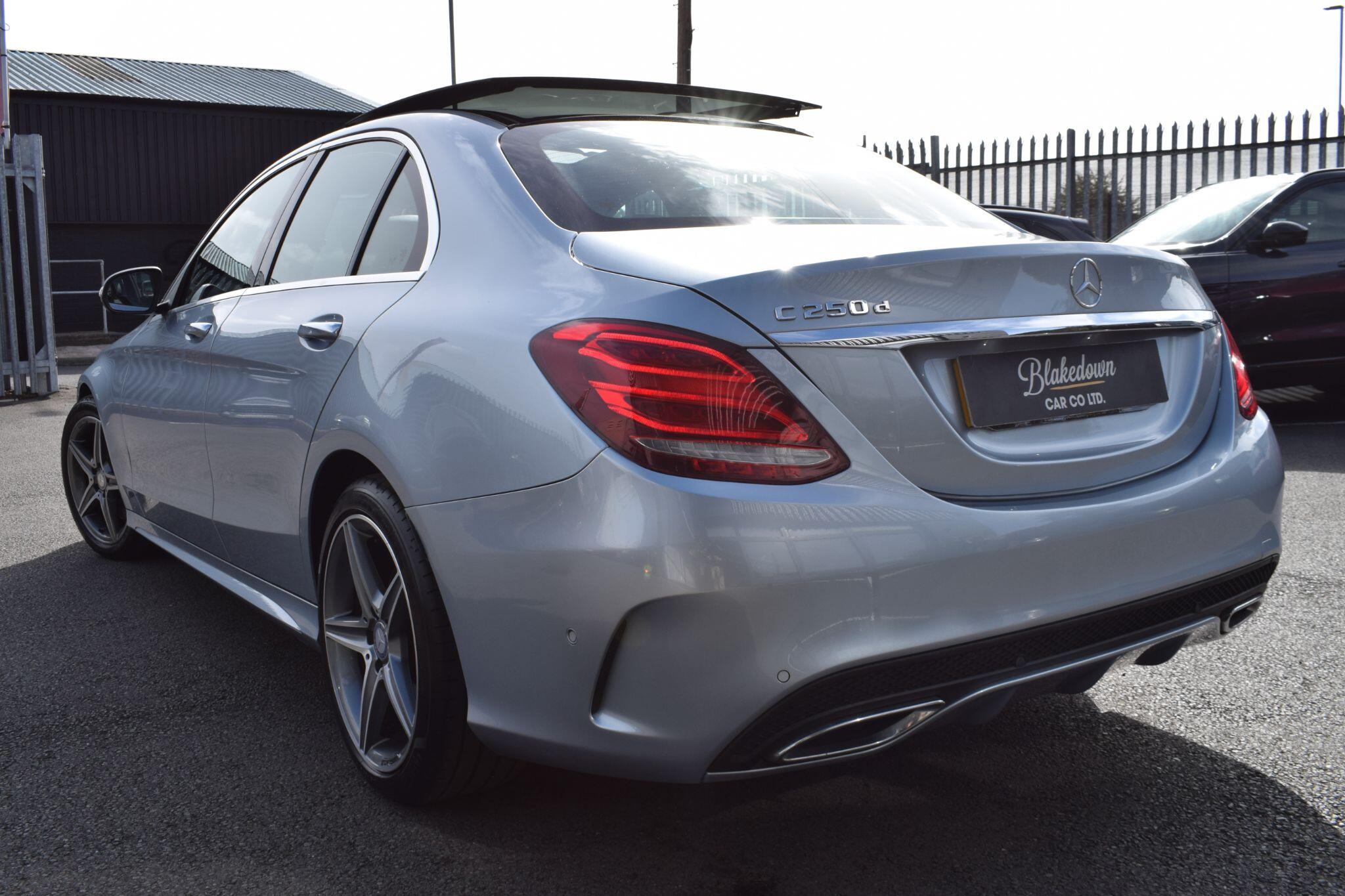 Mercedes-Benz C-Class view 5