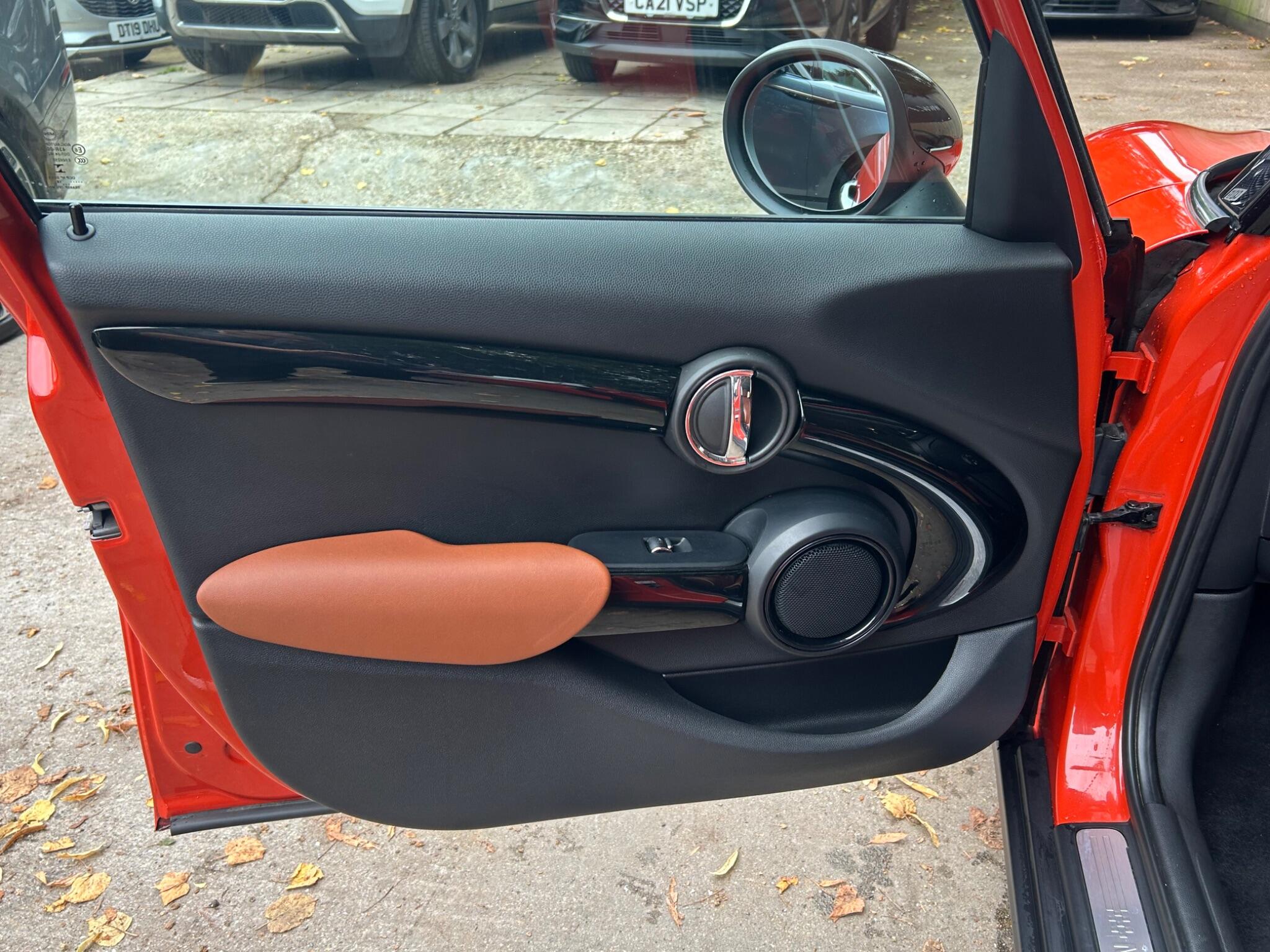 Mini Hatch view 35