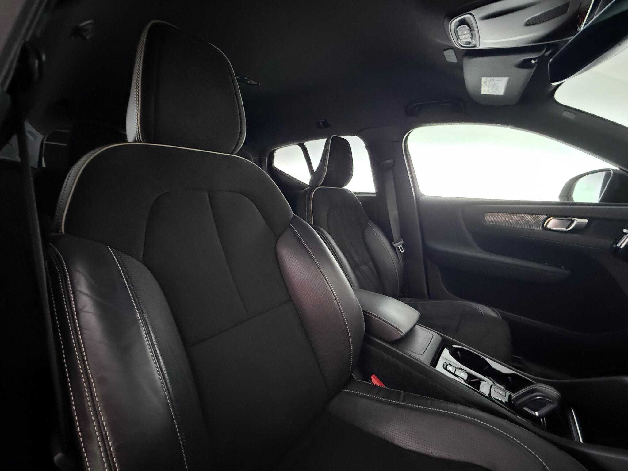 Volvo XC40 view 29