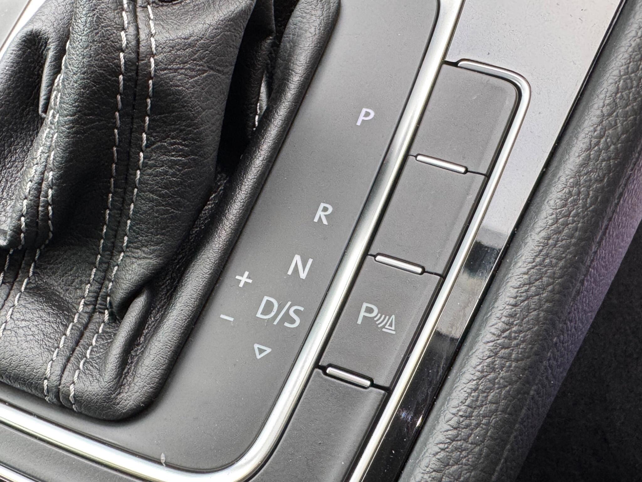 Volkswagen Golf view 23