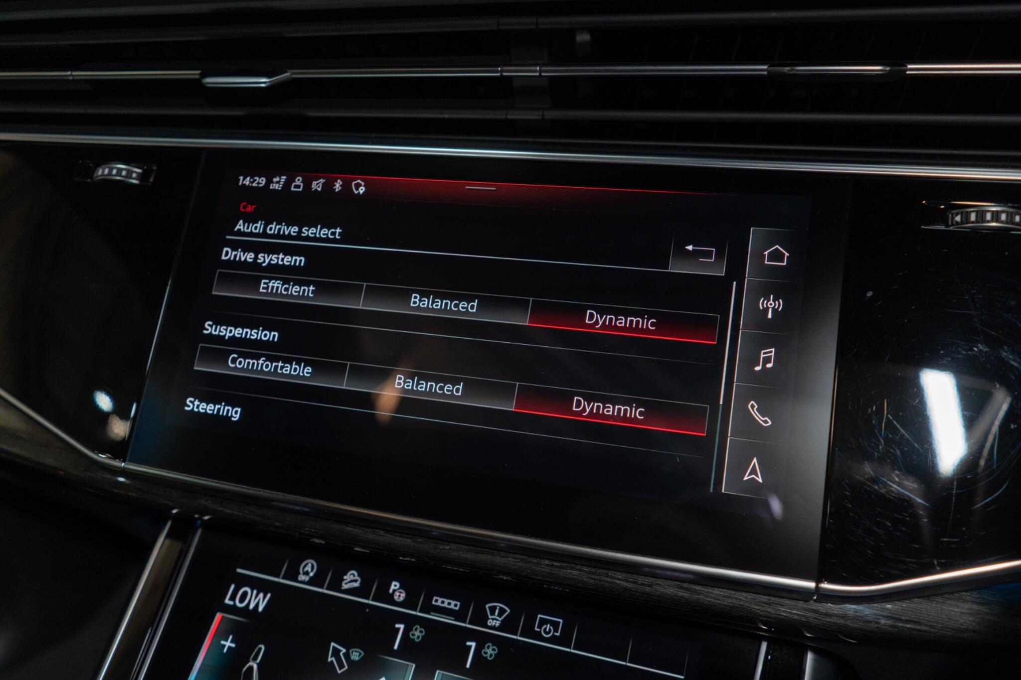 Audi SQ7 view 23