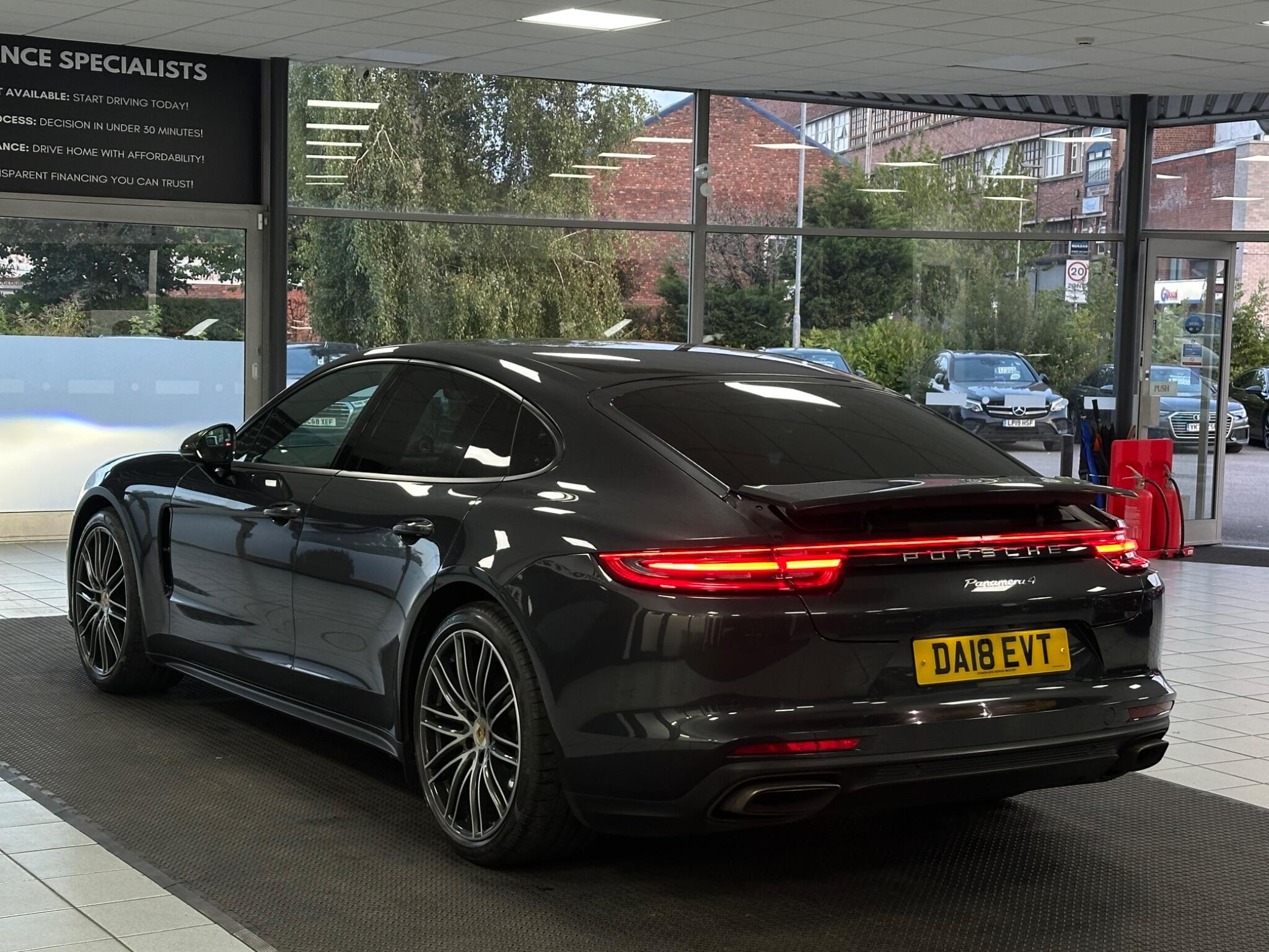 Porsche Panamera view 10