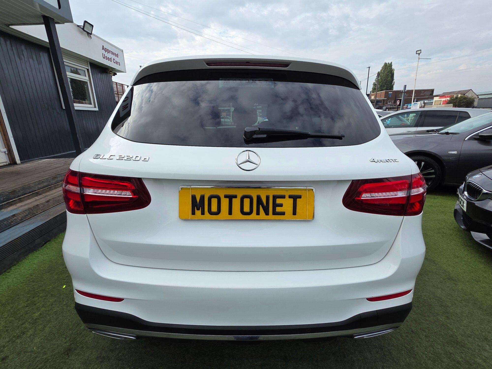 Mercedes-Benz GLC view 32