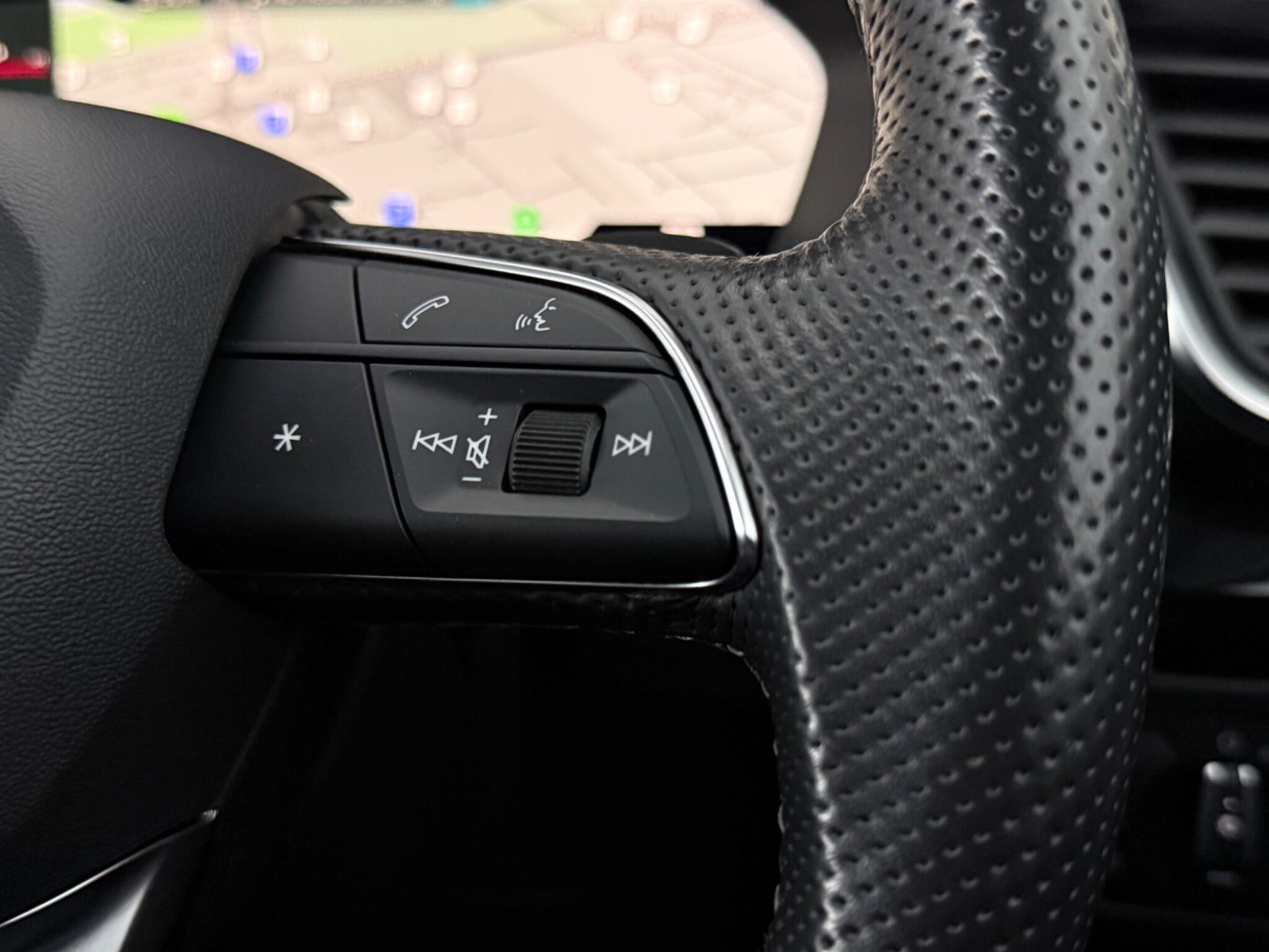 Audi Q5 view 17