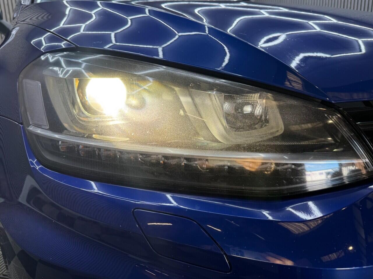 Volkswagen Golf view 3
