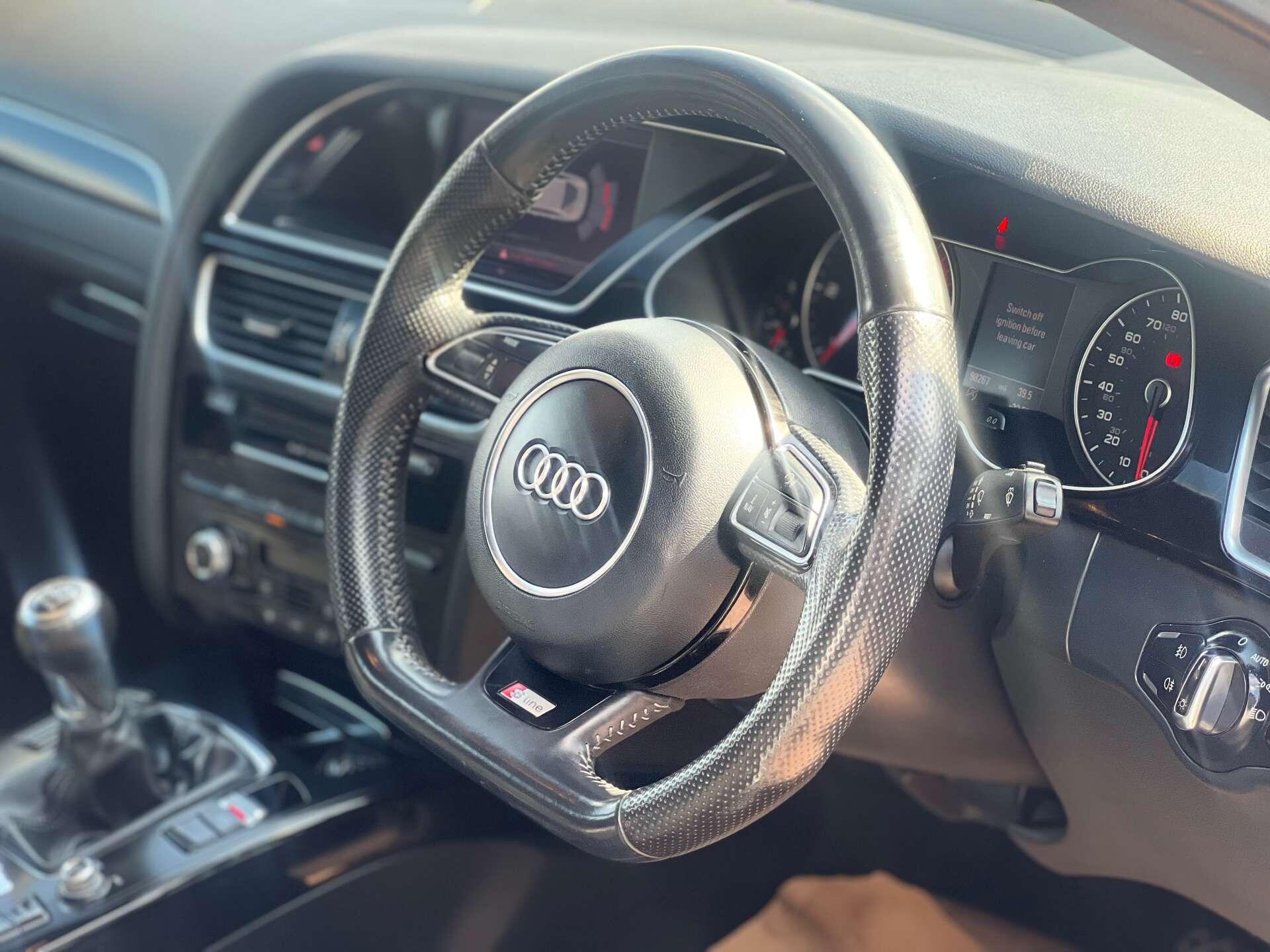 Audi A4 view 16