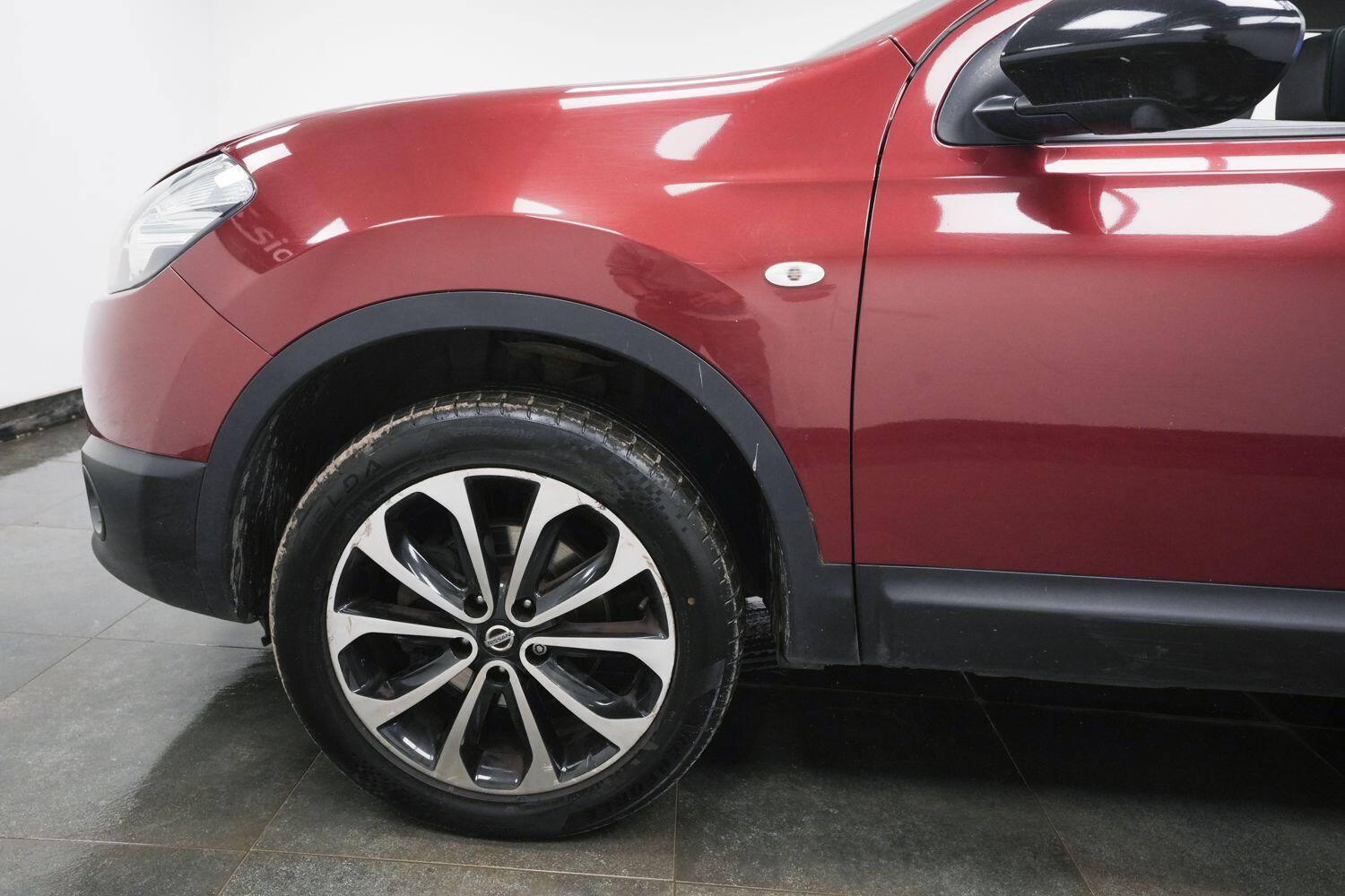 Nissan Qashqai+2 view 5