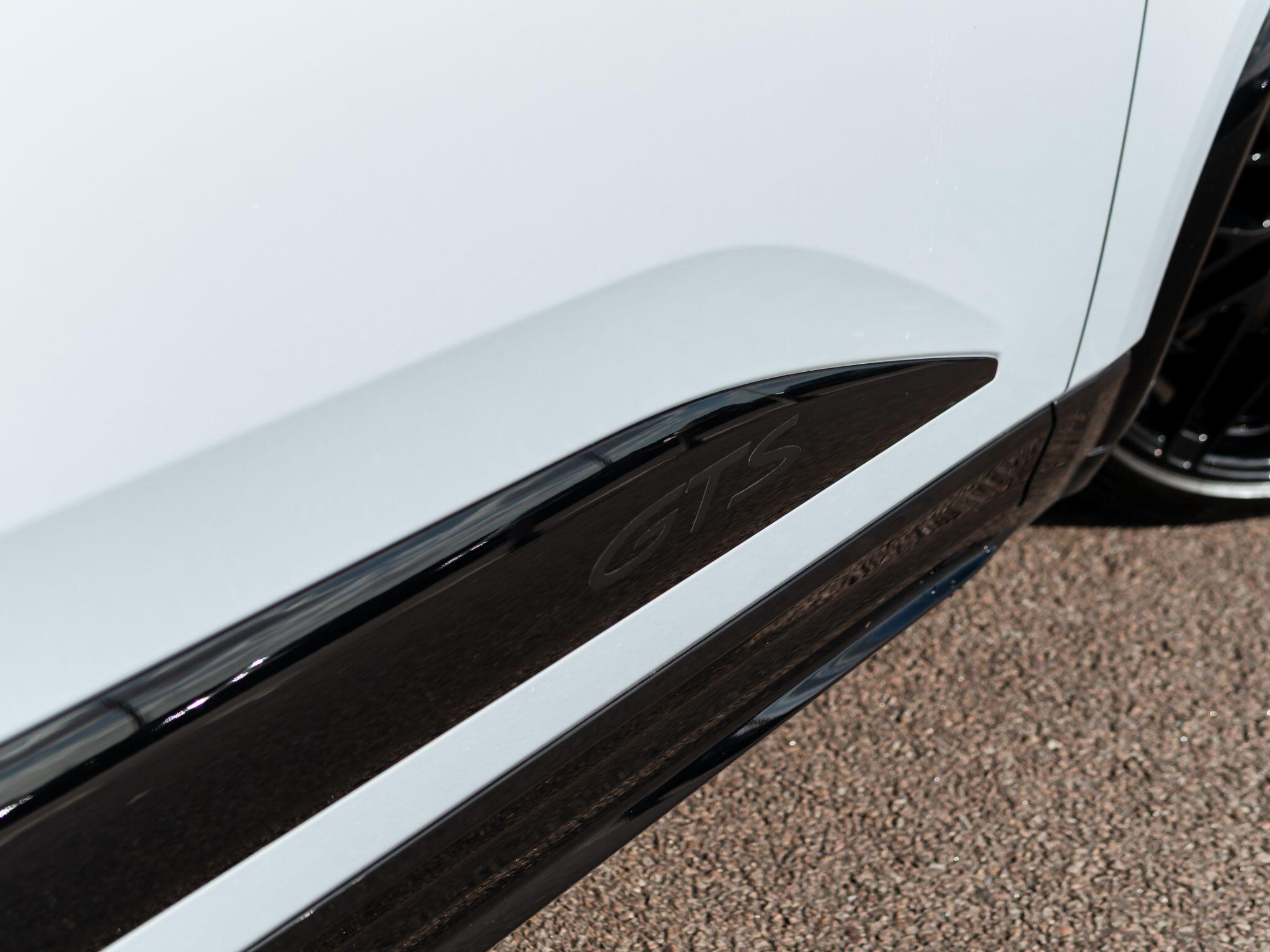 Porsche Macan view 41
