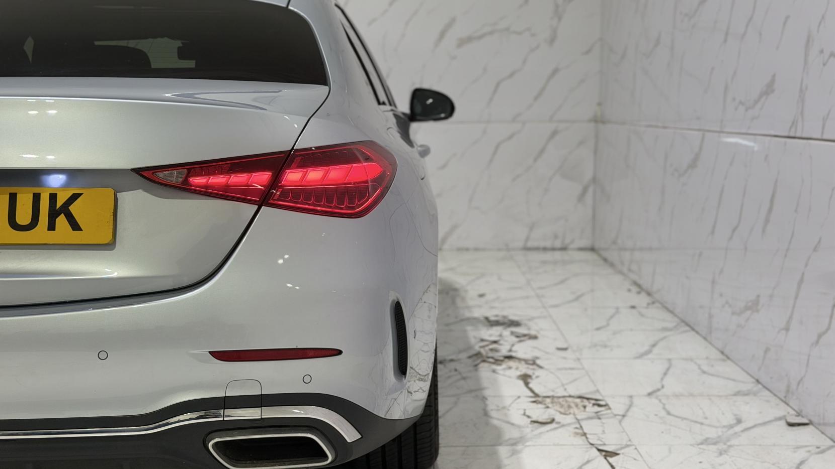 Mercedes-Benz C-Class view 32