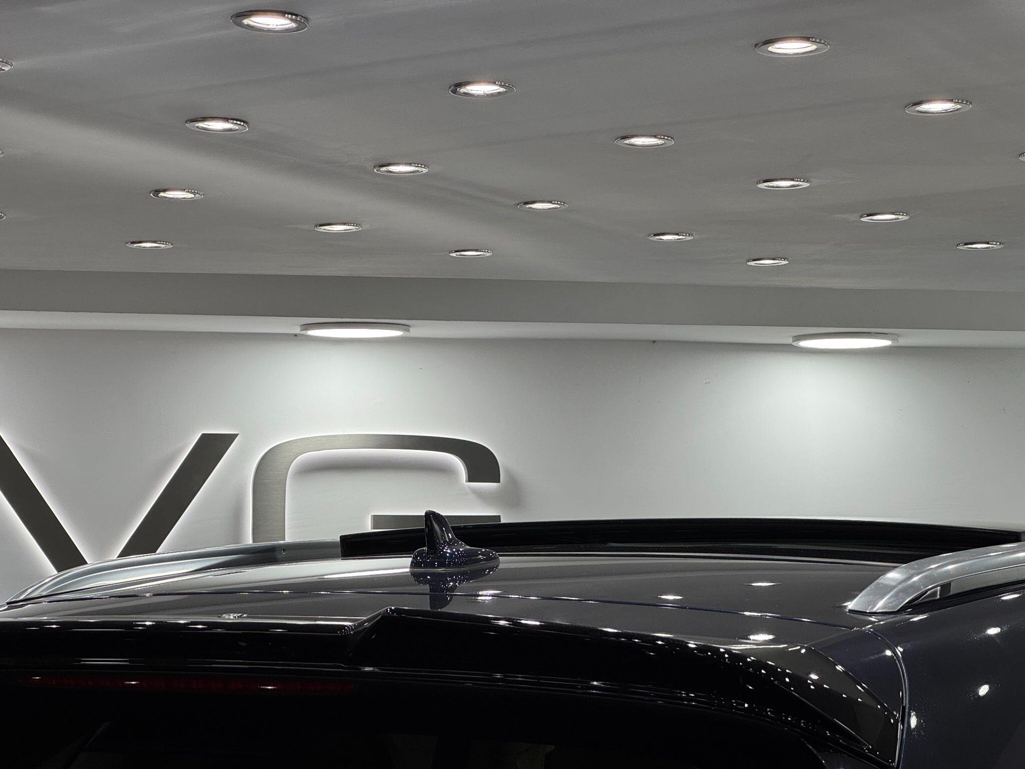 Bentley Bentayga view 24