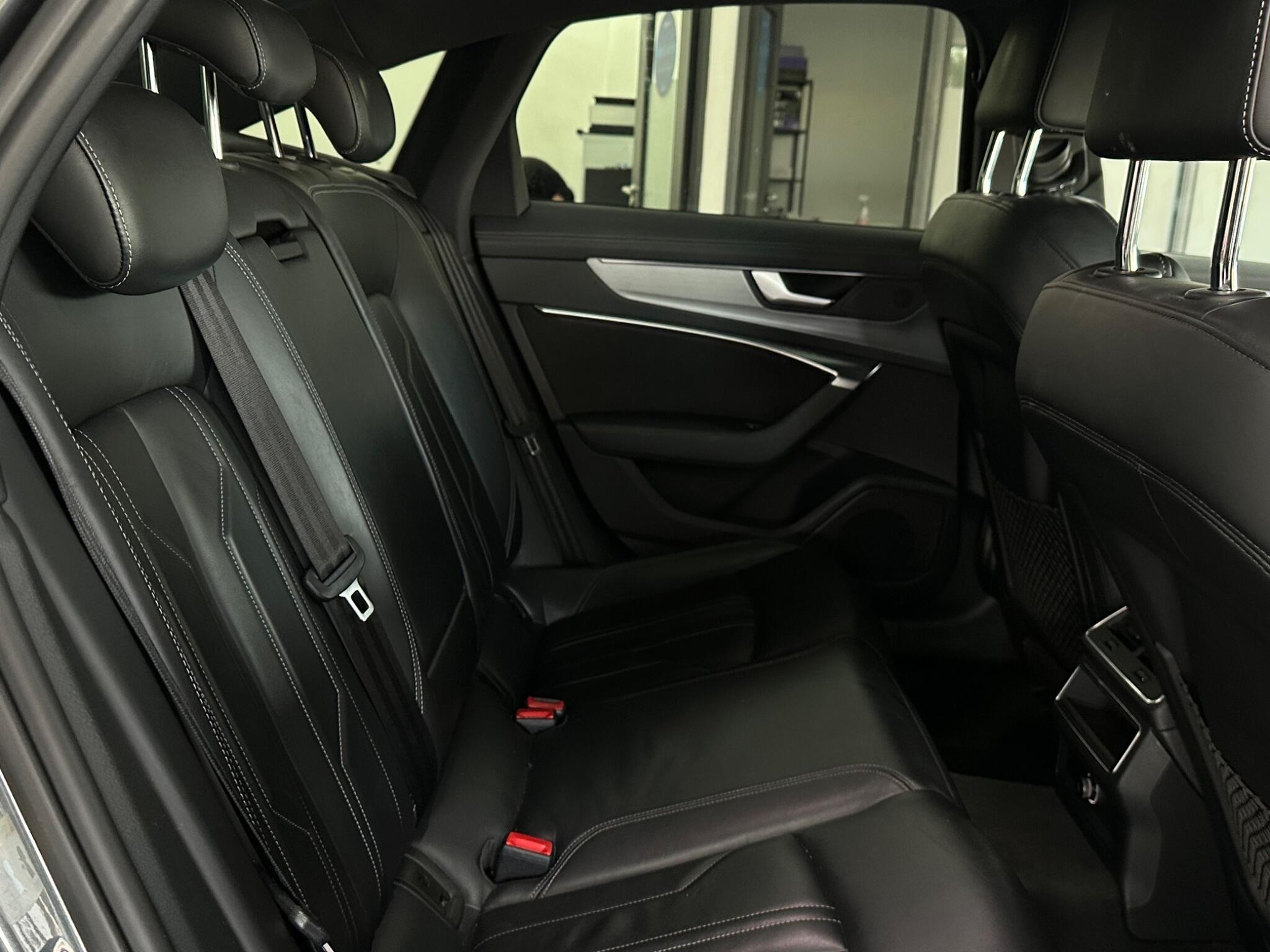 Audi A6 Saloon view 31
