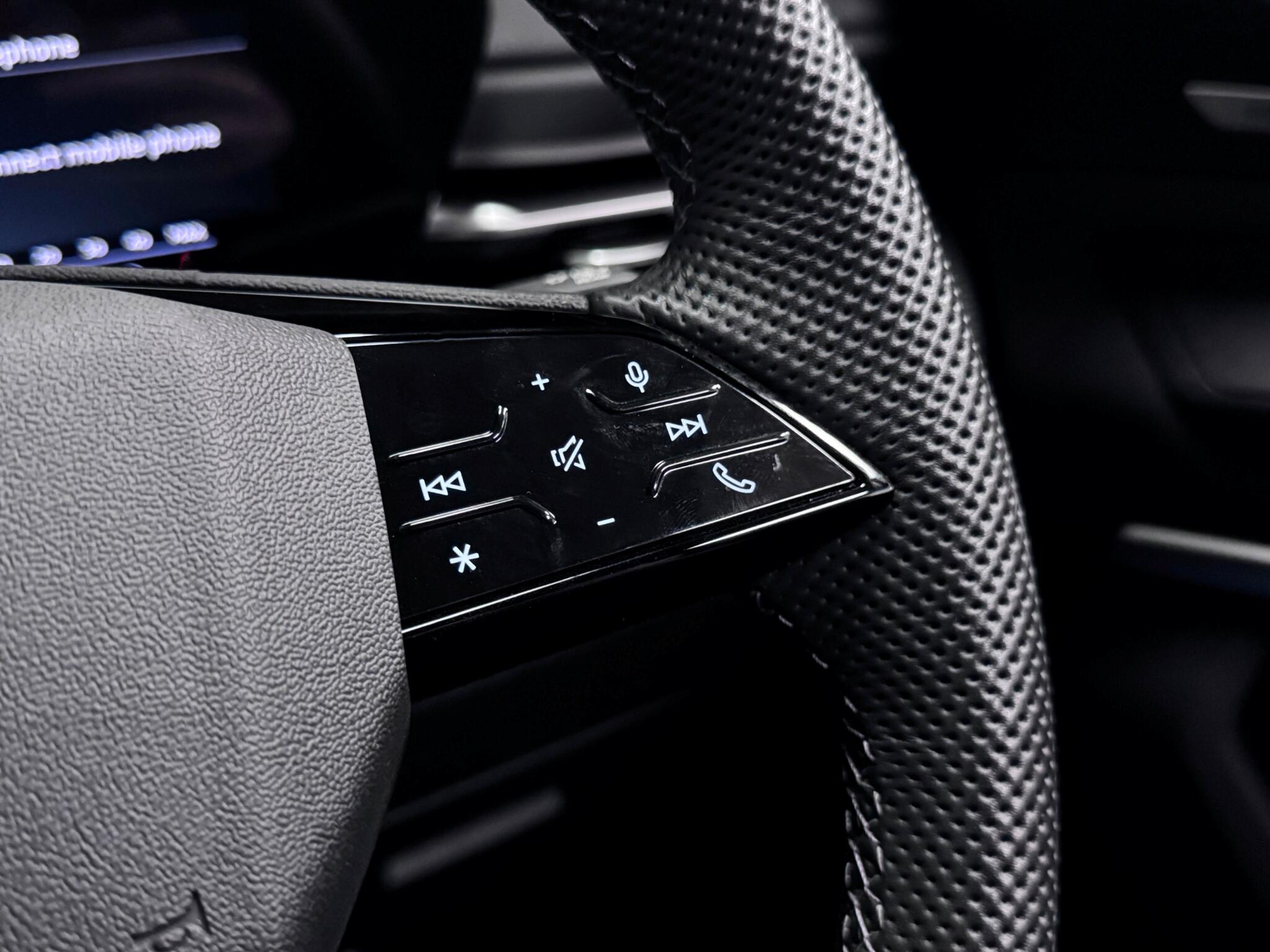 Audi Q5 view 16