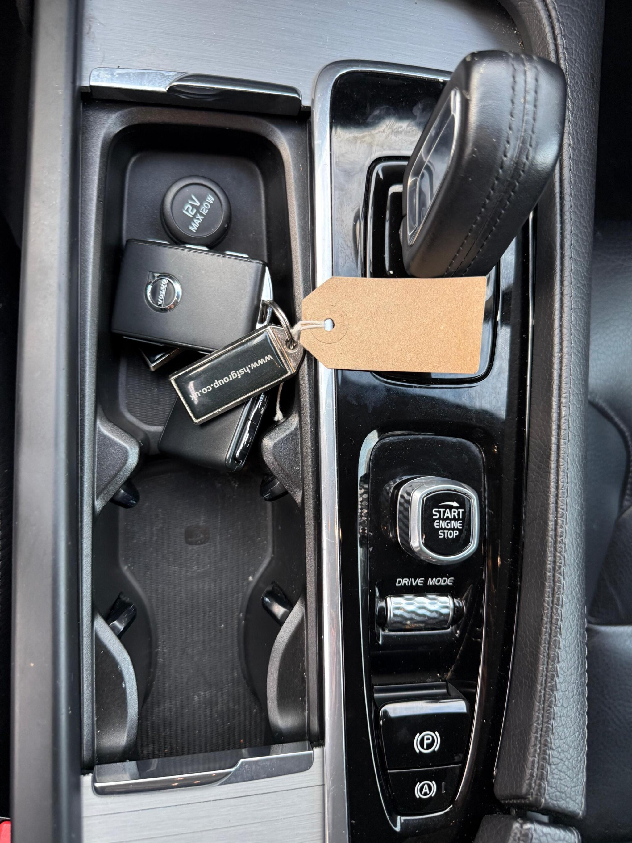 Volvo XC90 view 16