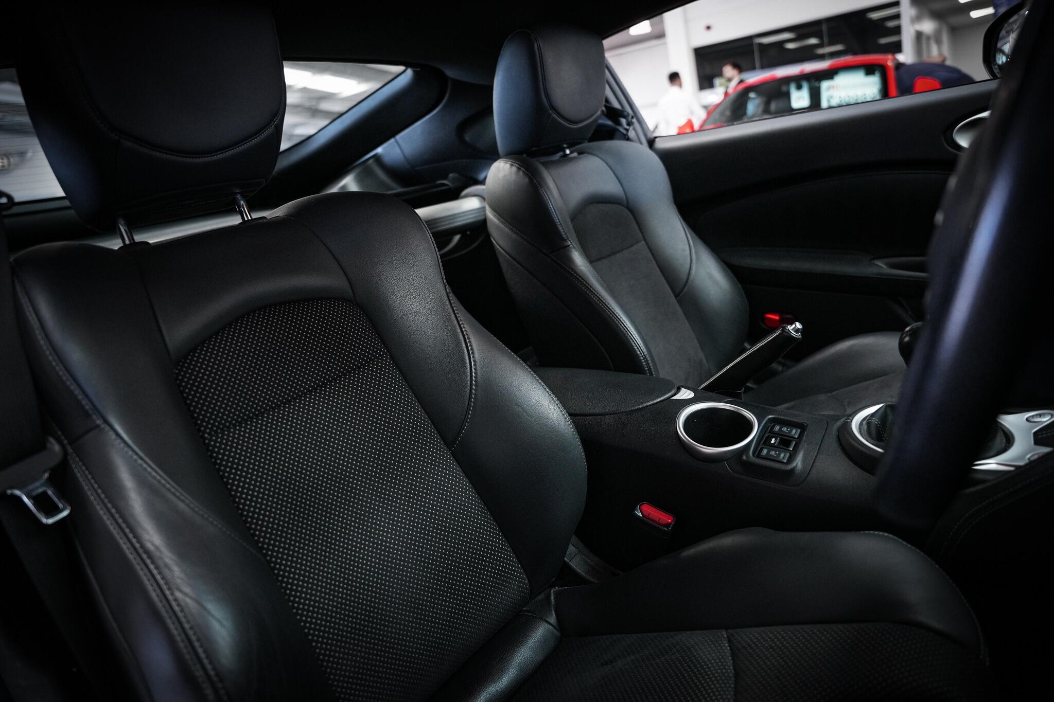 Nissan 370z view 17