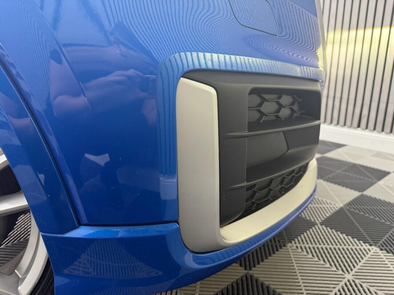 Audi Q2 view 30