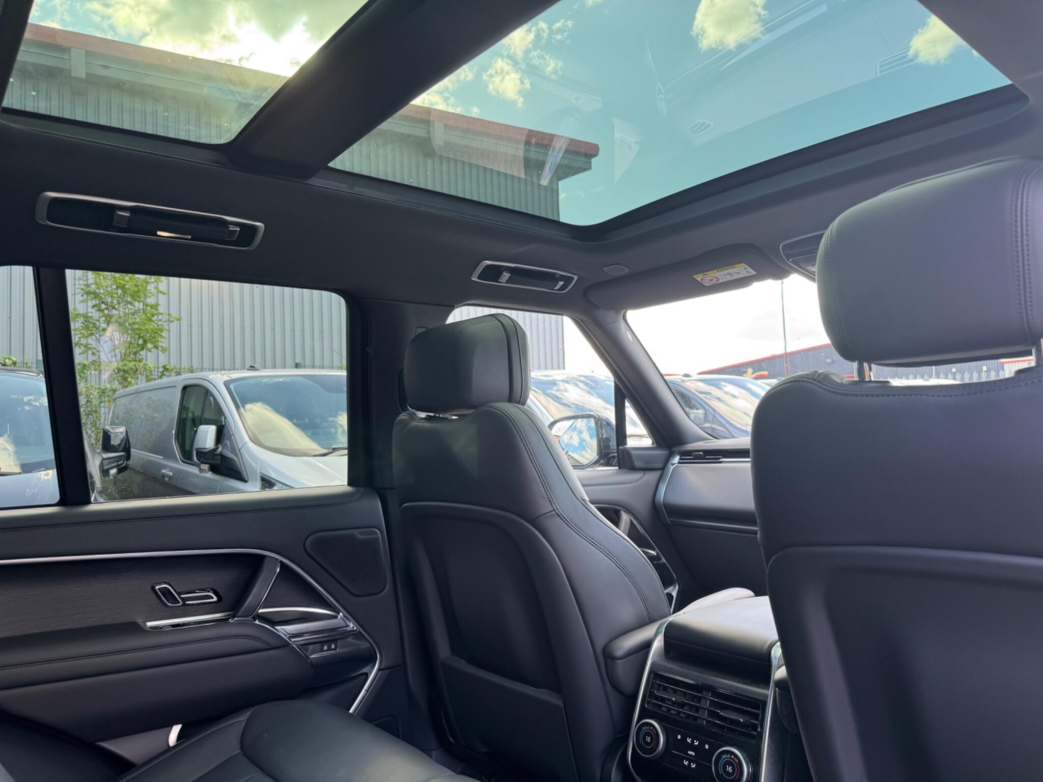 Land Rover Range Rover view 16