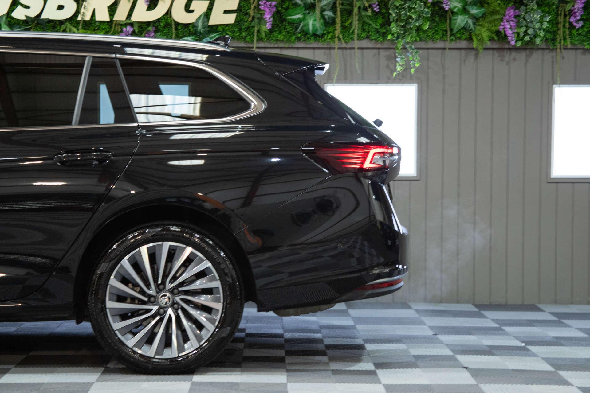Skoda Superb view 12