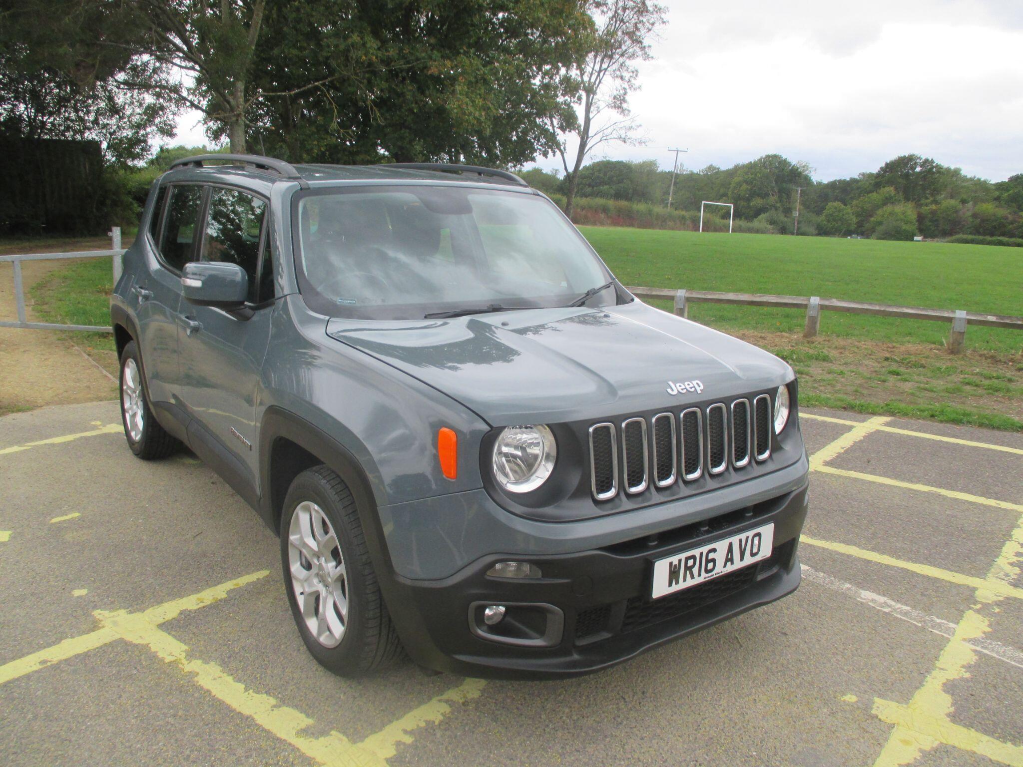 Jeep Renegade view 3