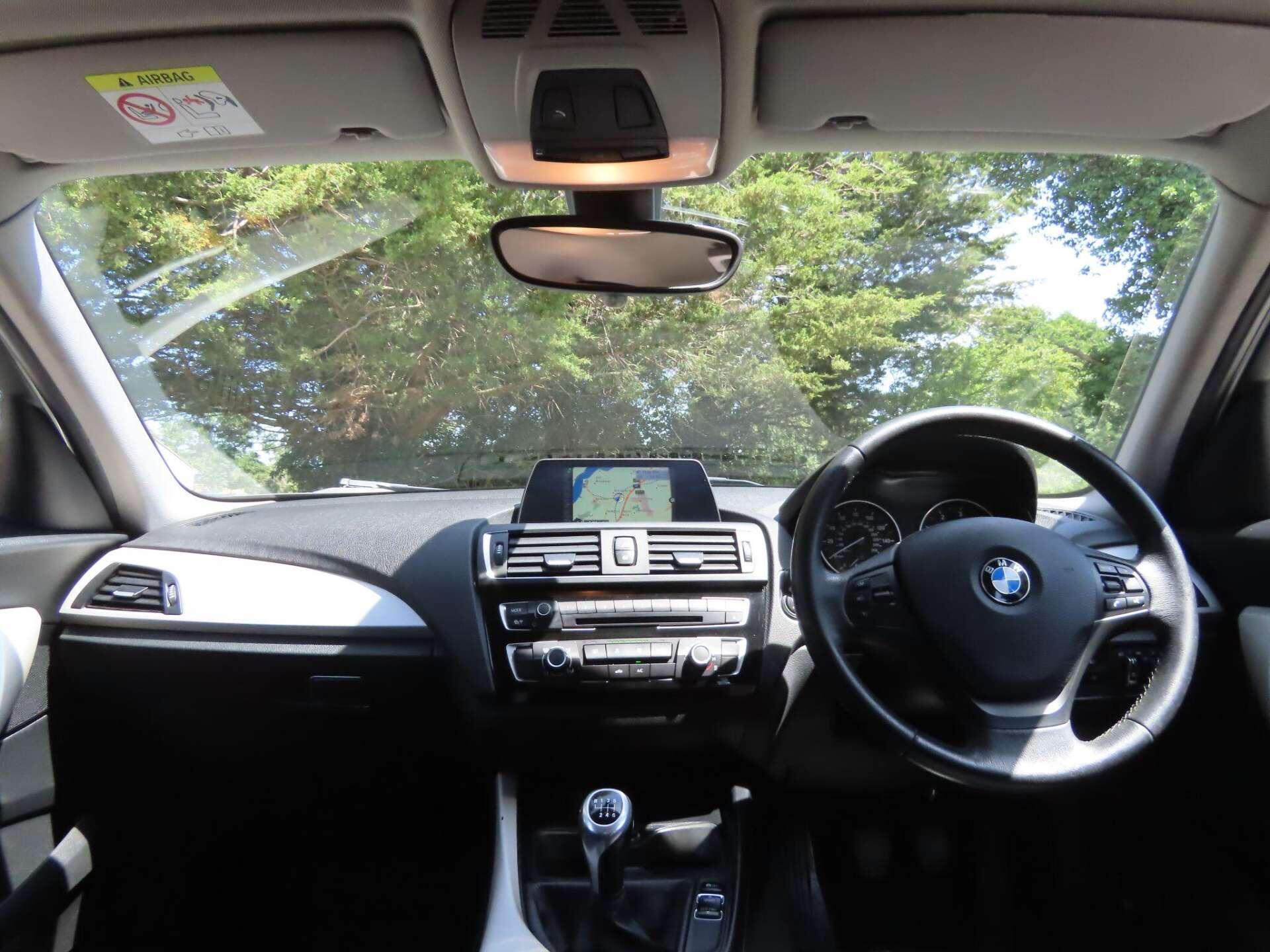 BMW 1 Series view 8