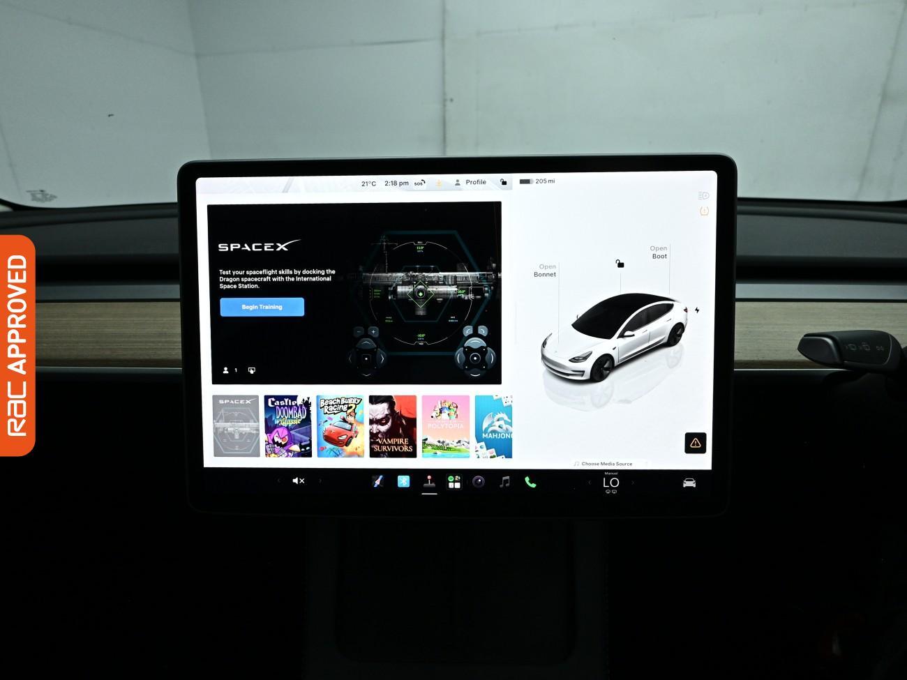 Tesla Model 3 view 16