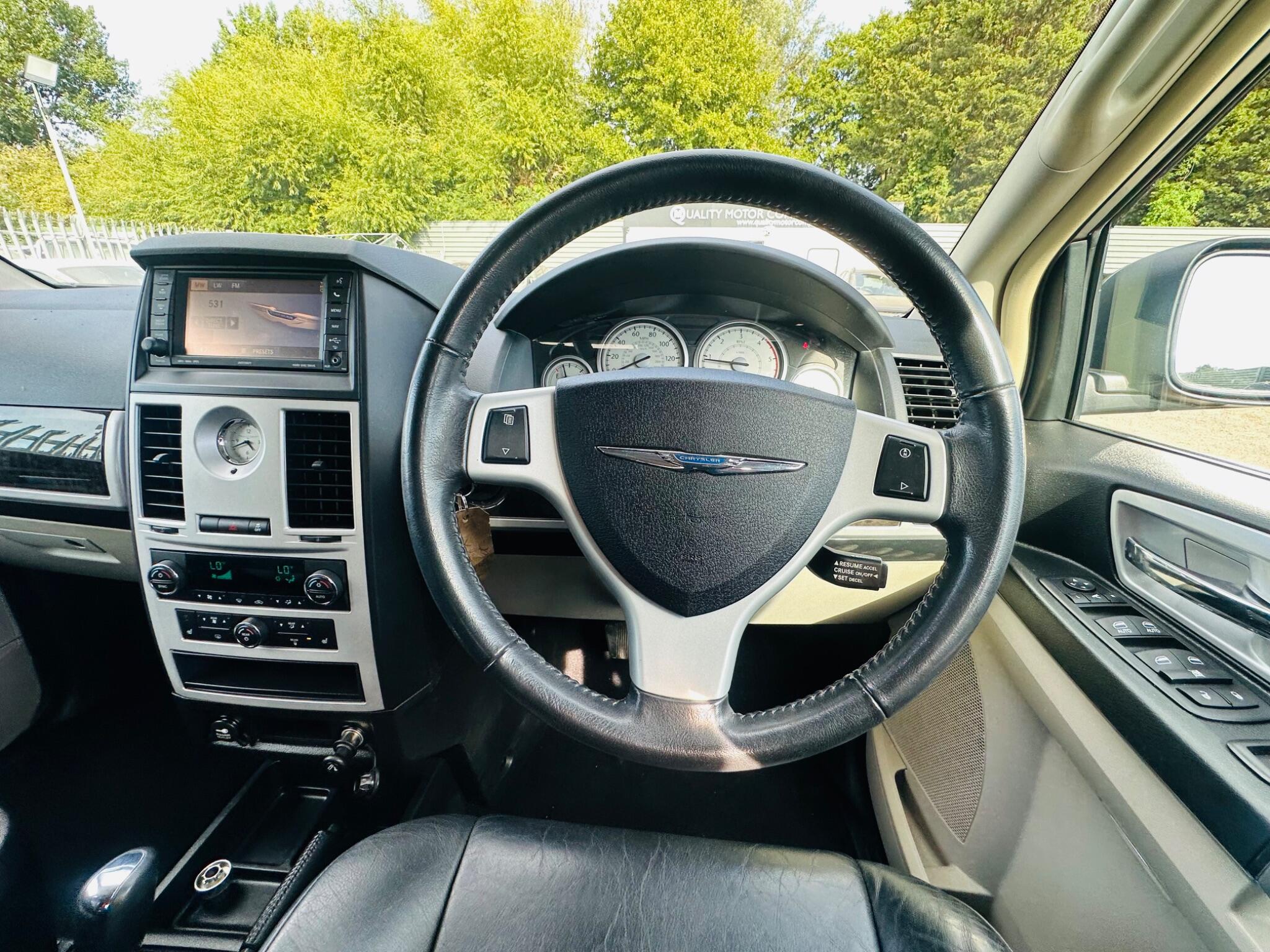 Chrysler Grand Voyager view 26