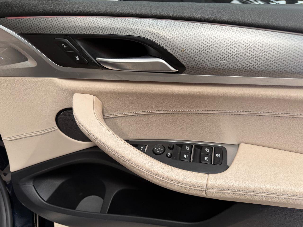 BMW X3 view 24