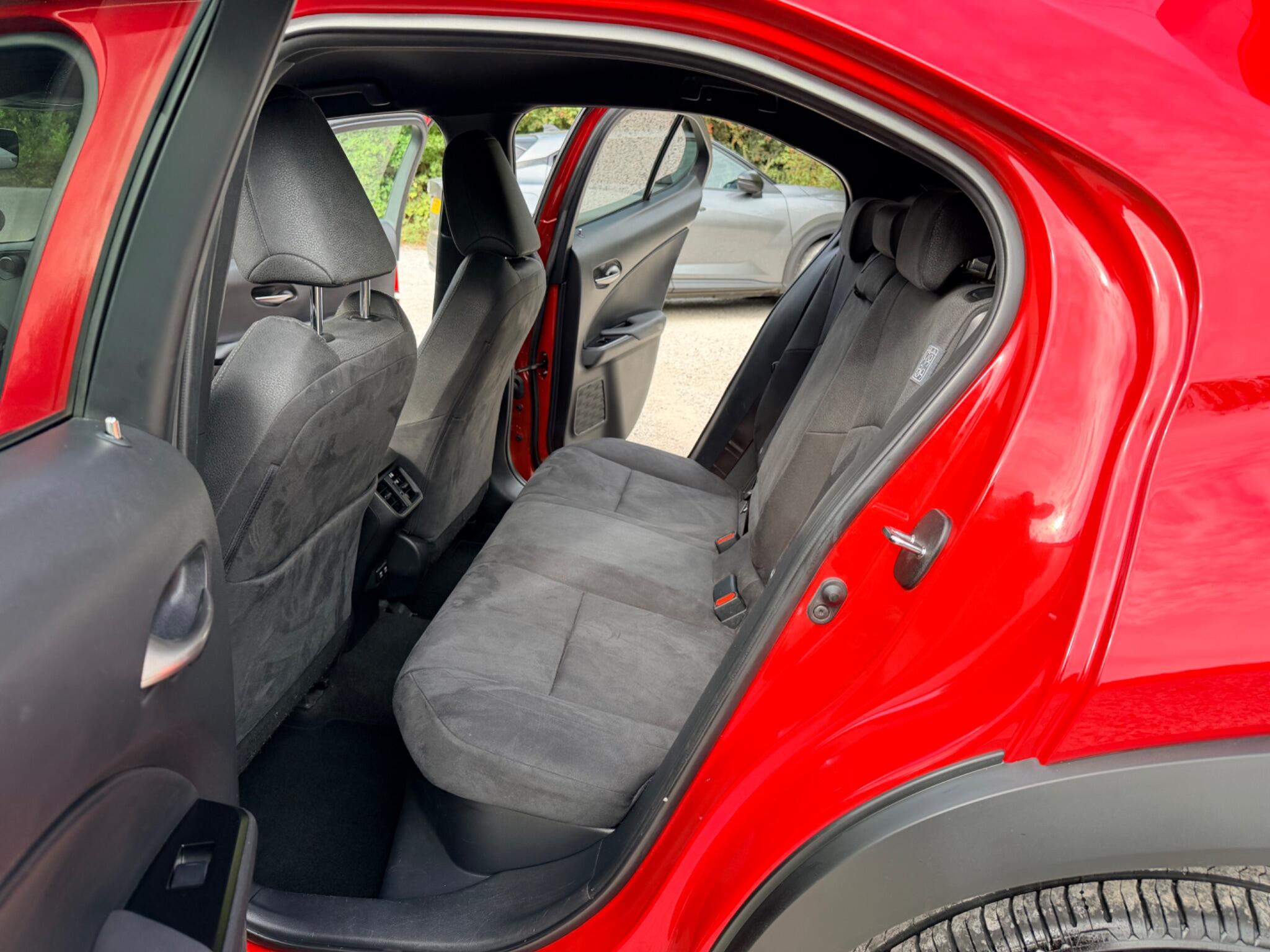 Lexus Ux view 17