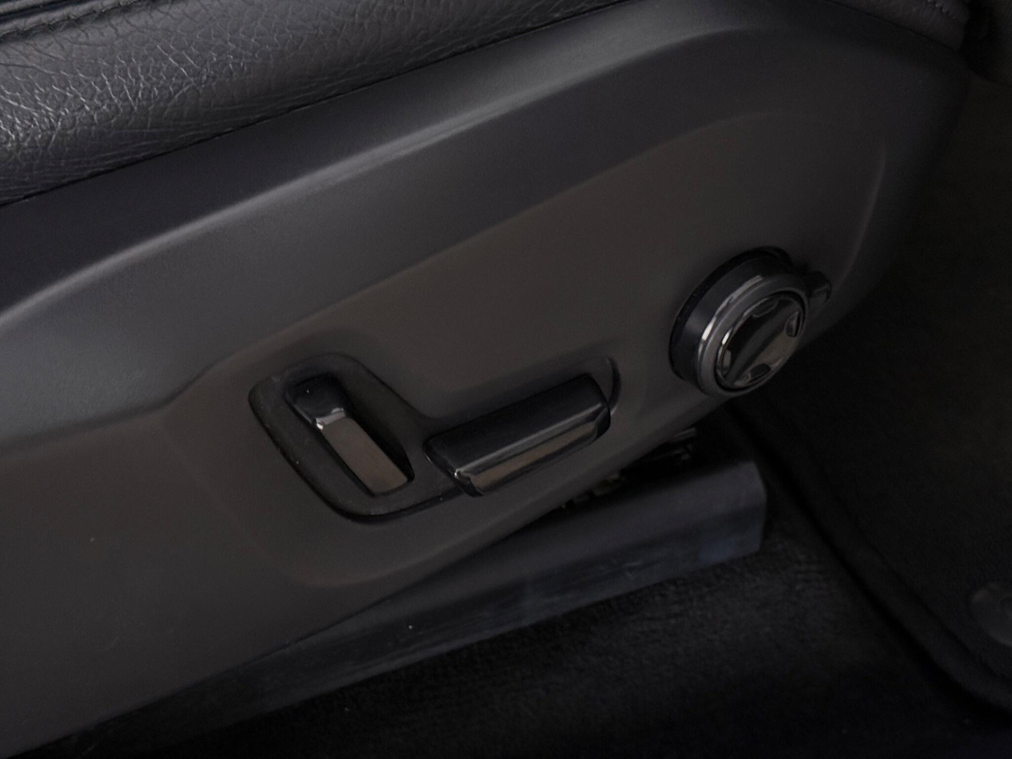 Volvo XC60 view 30