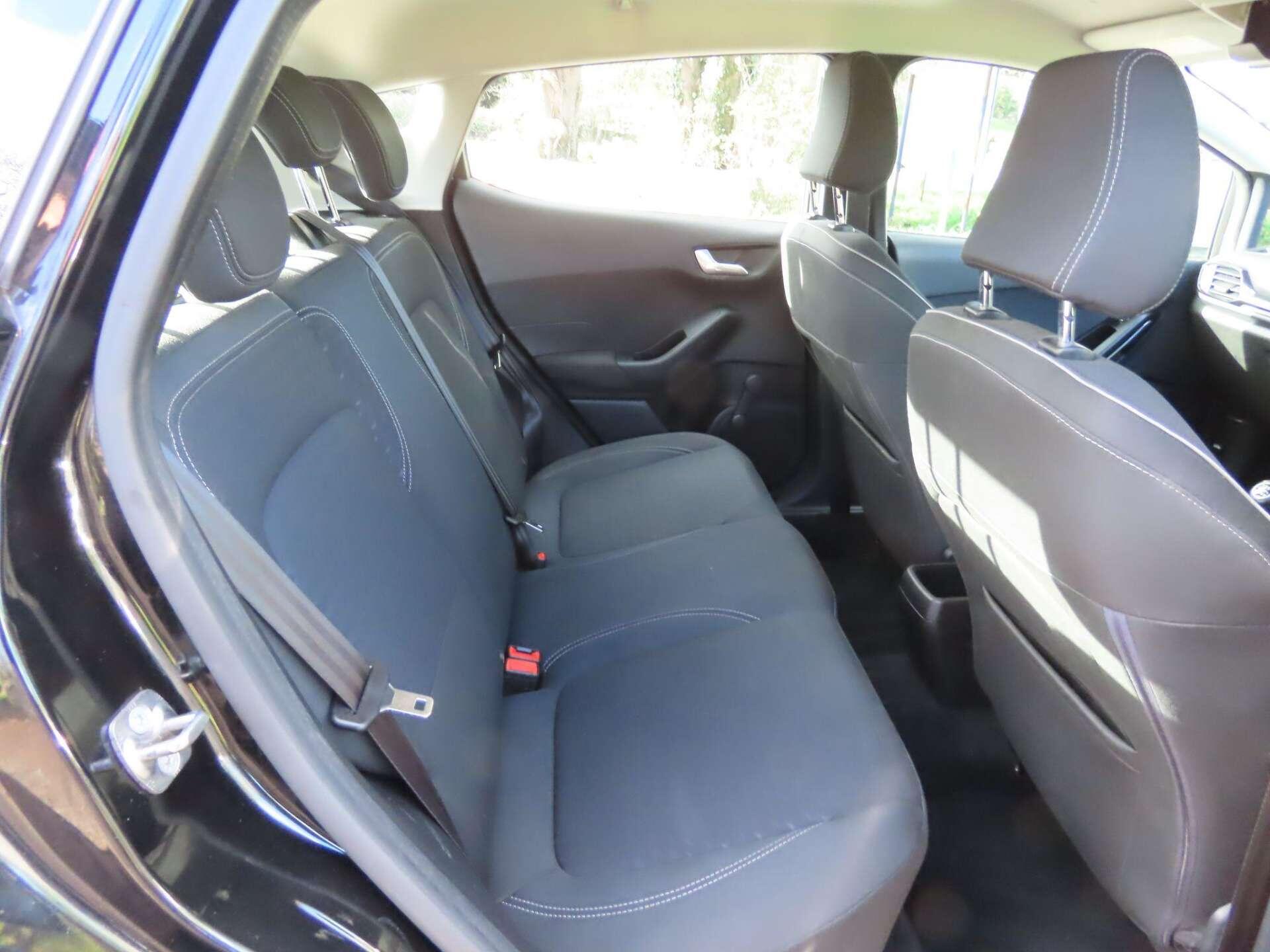 Ford Fiesta view 9