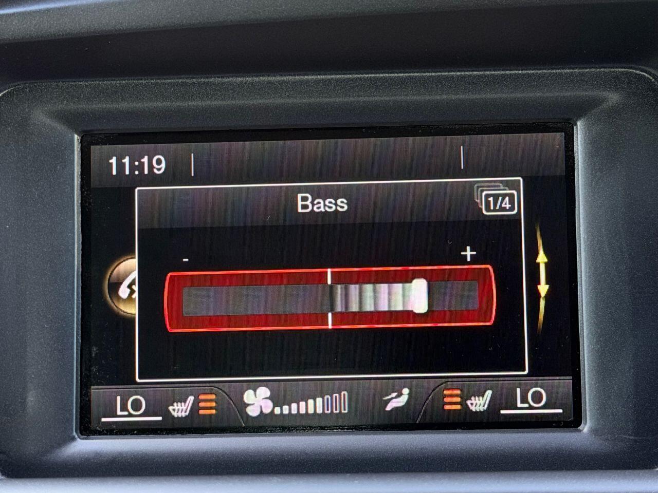 Volvo V40 view 44