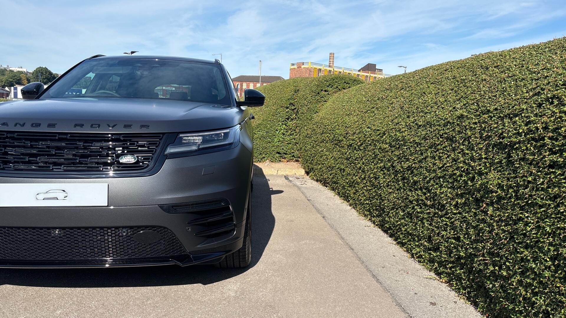 Land Rover Range Rover Velar view 36