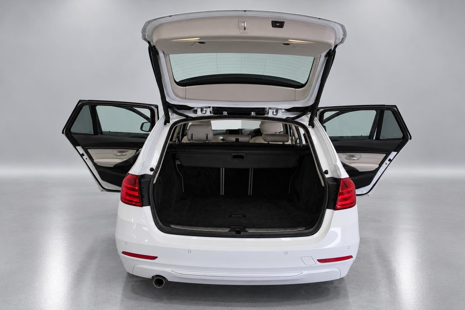 BMW 3 Series view 21