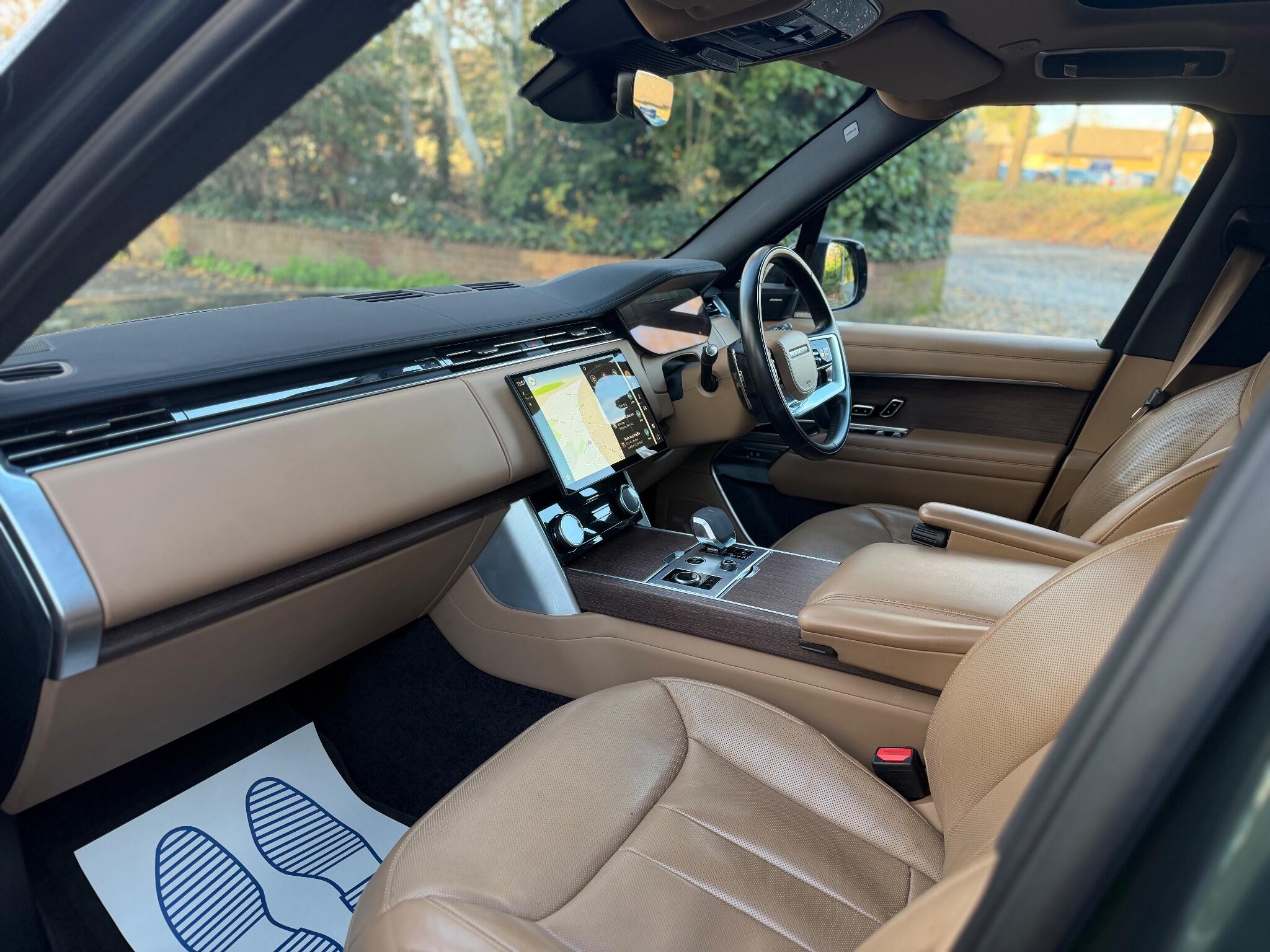 Land Rover Range Rover view 10