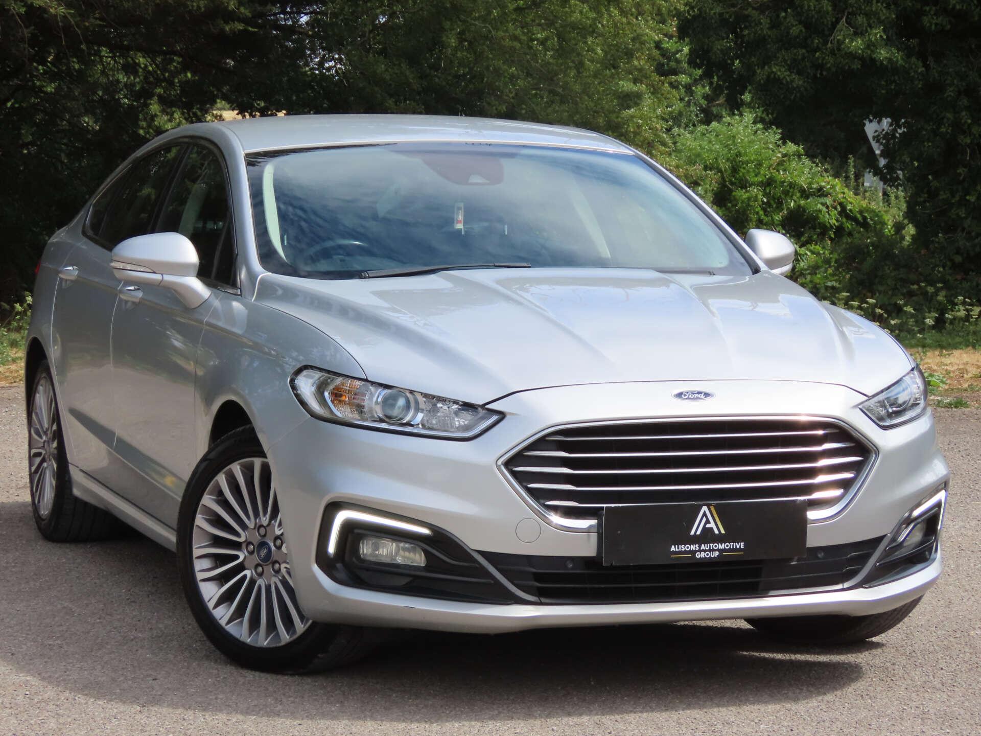 Ford Mondeo view 3