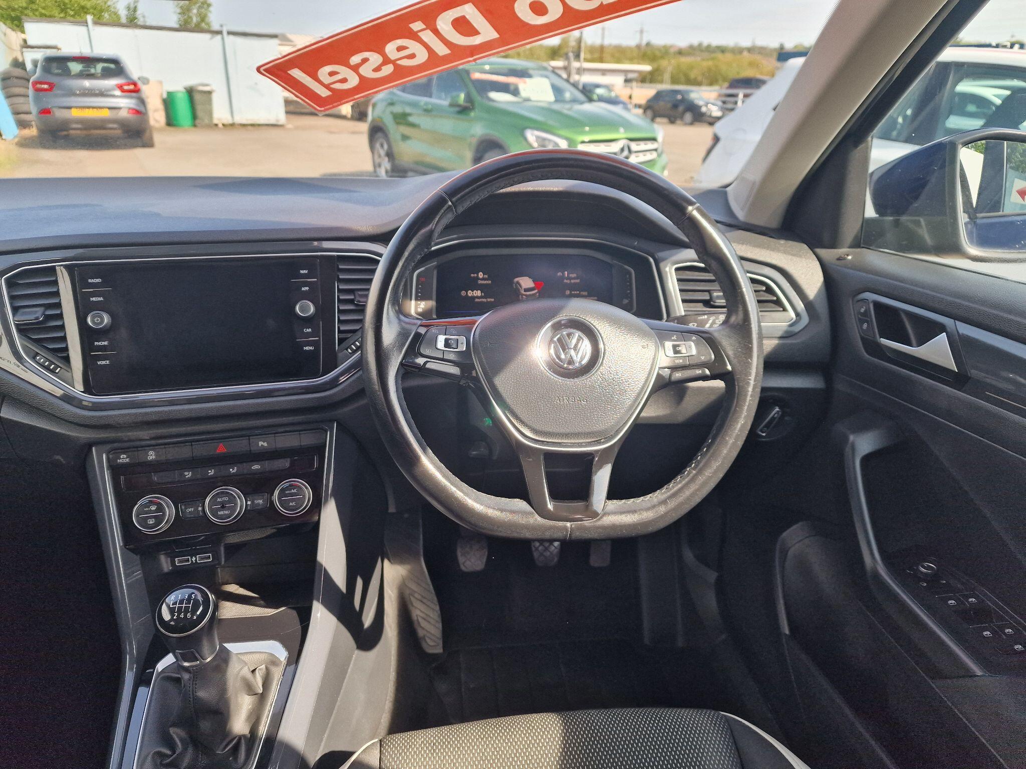 Volkswagen T-Roc view 41